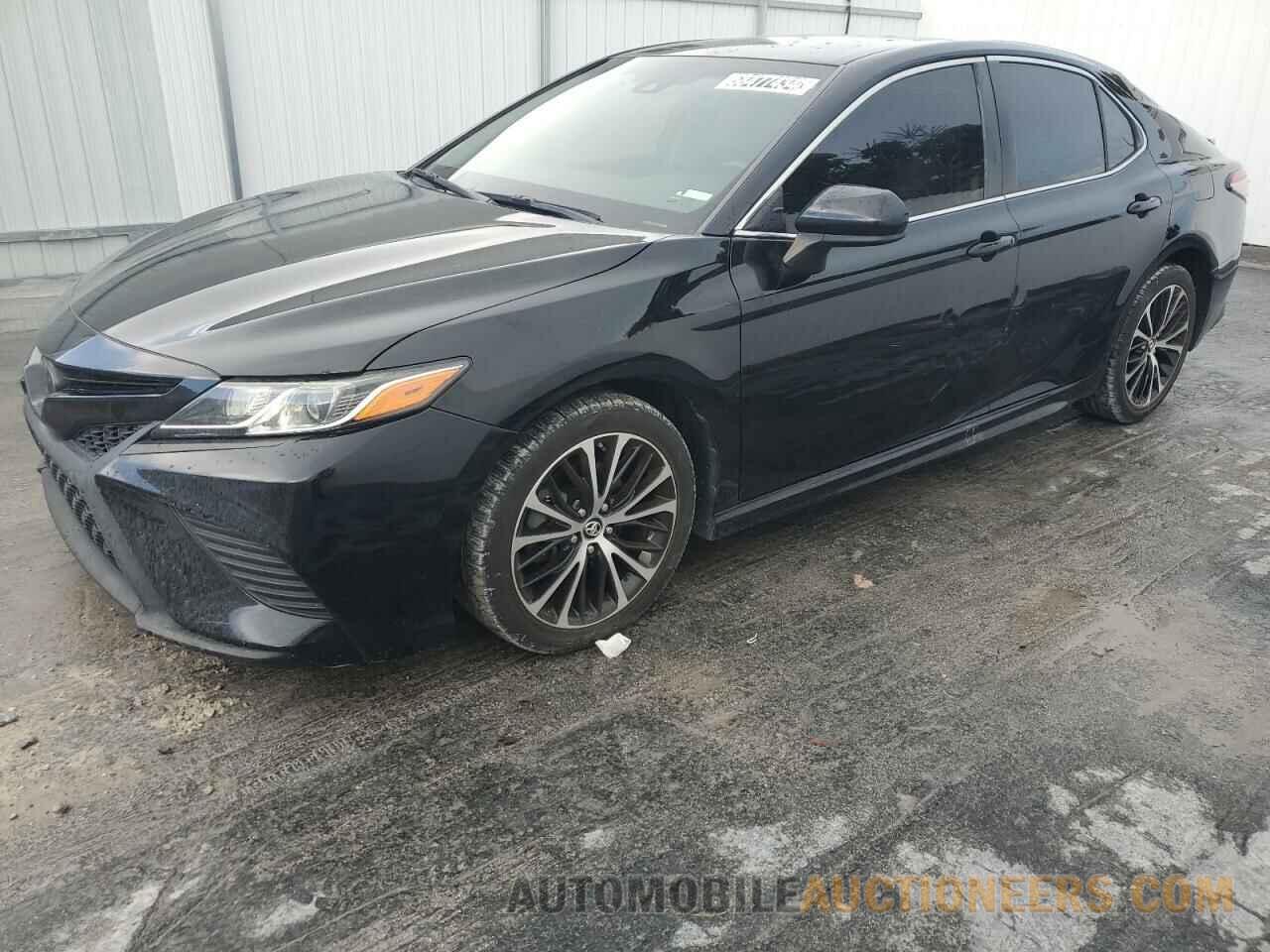 4T1B11HK6JU158382 TOYOTA CAMRY 2018