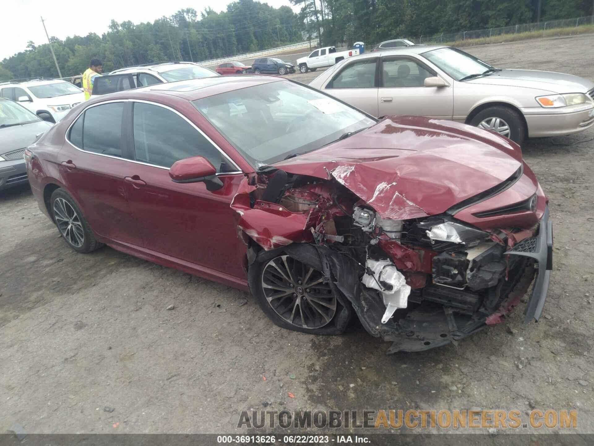 4T1B11HK6JU500672 TOYOTA CAMRY 2018