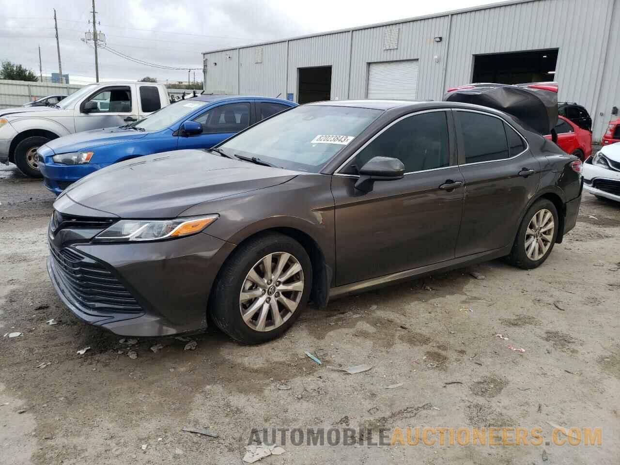 4T1B11HK6JU503734 TOYOTA CAMRY 2018