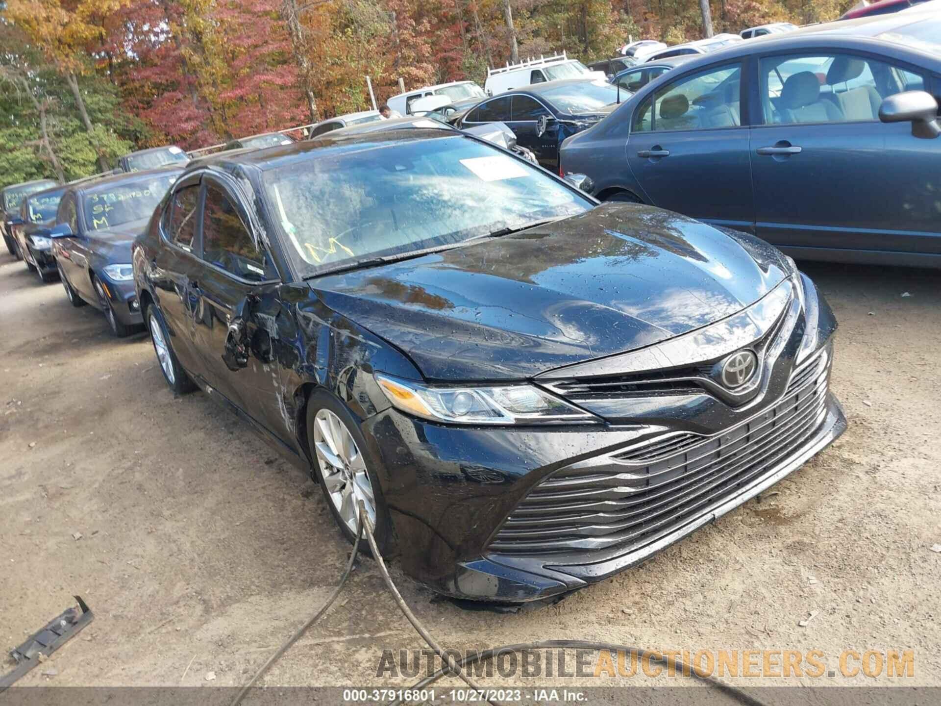 4T1B11HK6JU506018 TOYOTA CAMRY 2018