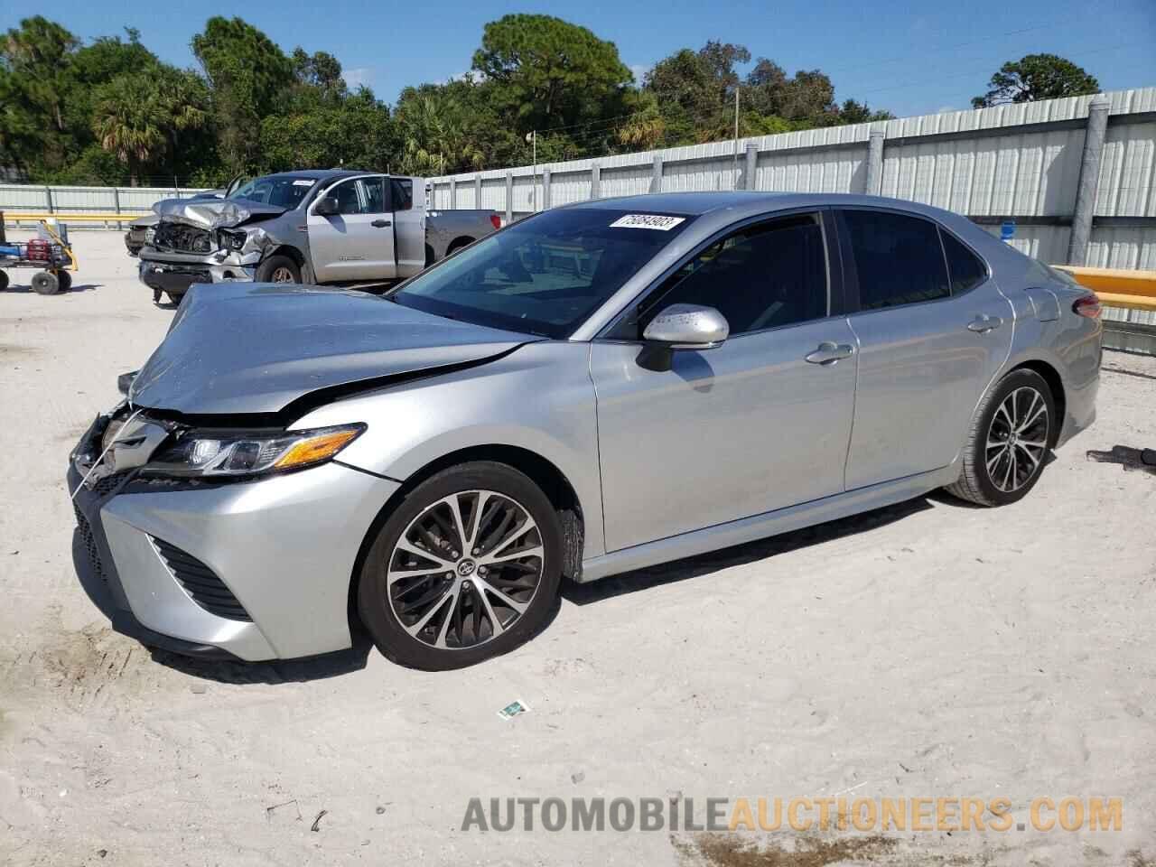 4T1B11HK6JU506200 TOYOTA CAMRY 2018