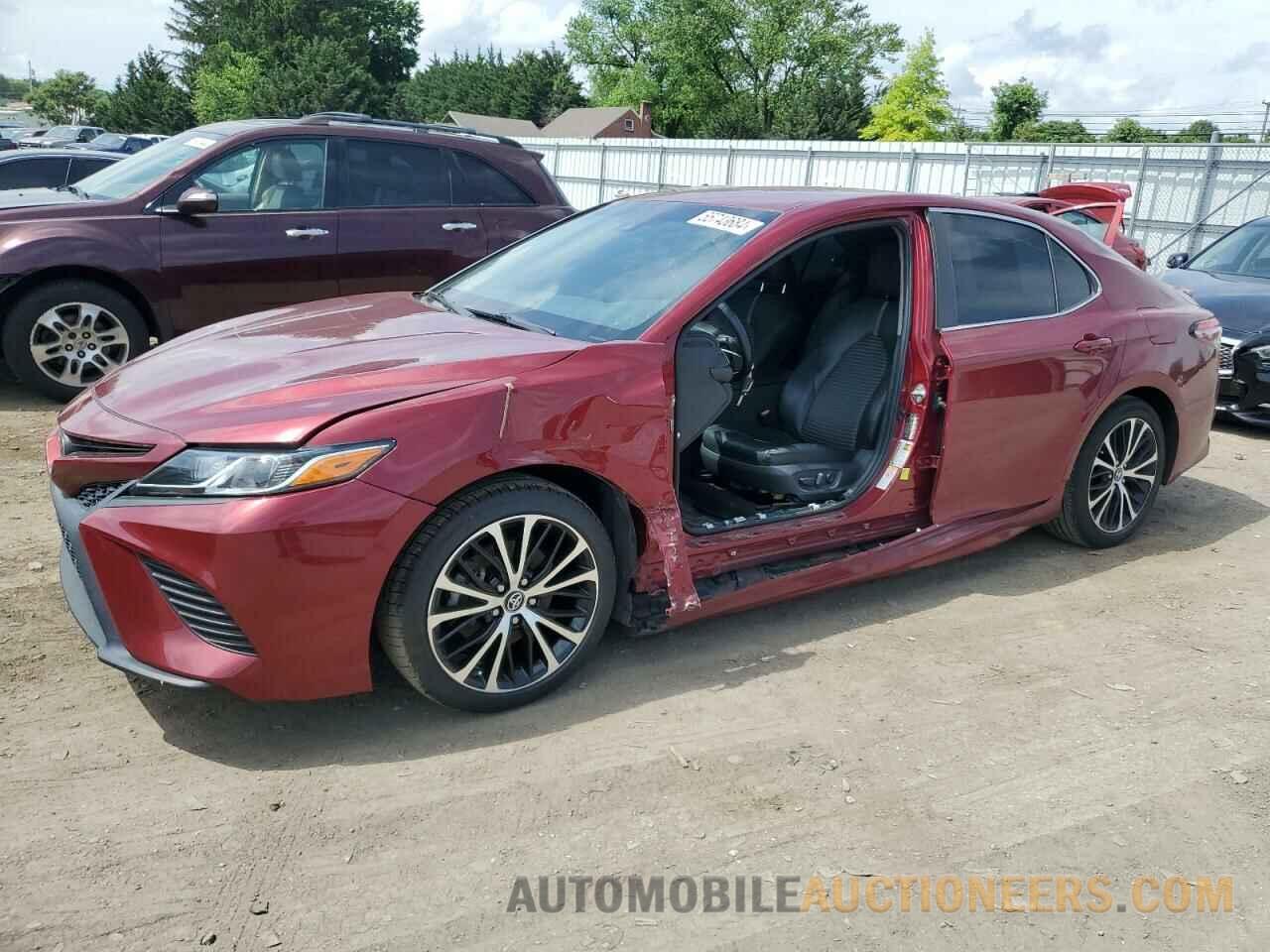 4T1B11HK6JU511185 TOYOTA CAMRY 2018