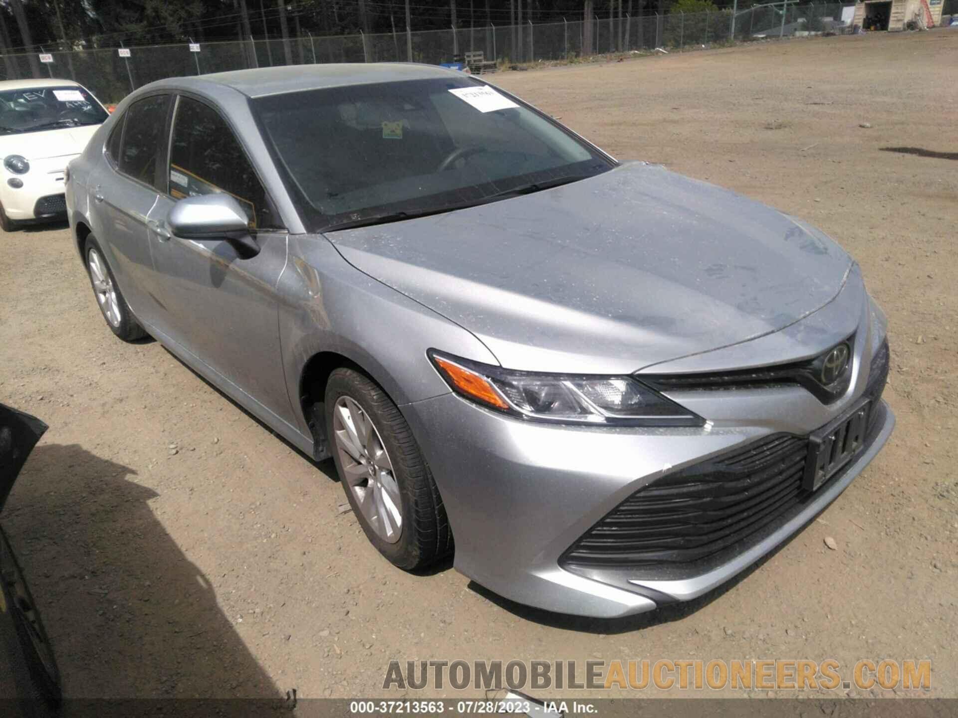 4T1B11HK6JU511378 TOYOTA CAMRY 2018