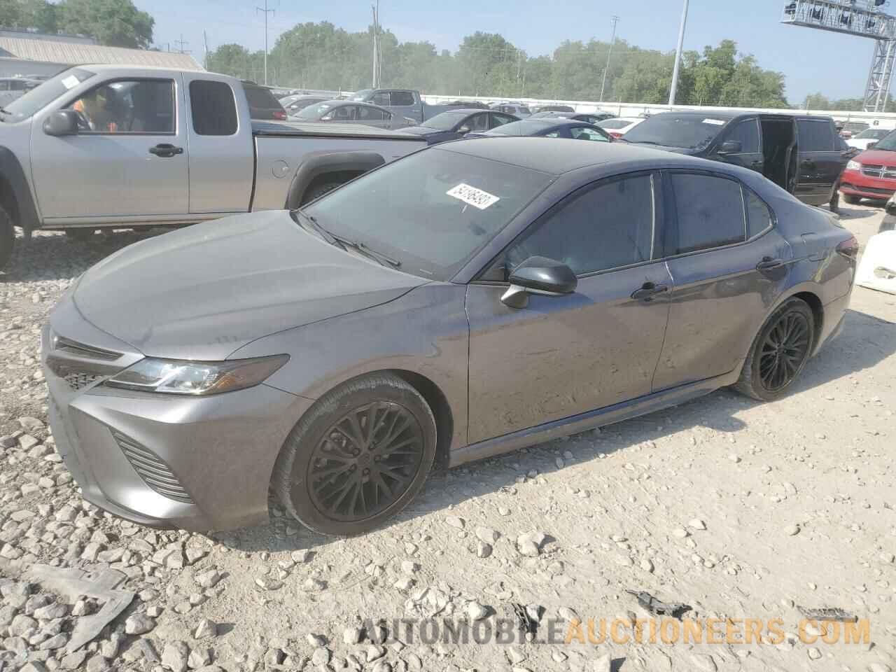 4T1B11HK6JU511817 TOYOTA CAMRY 2018