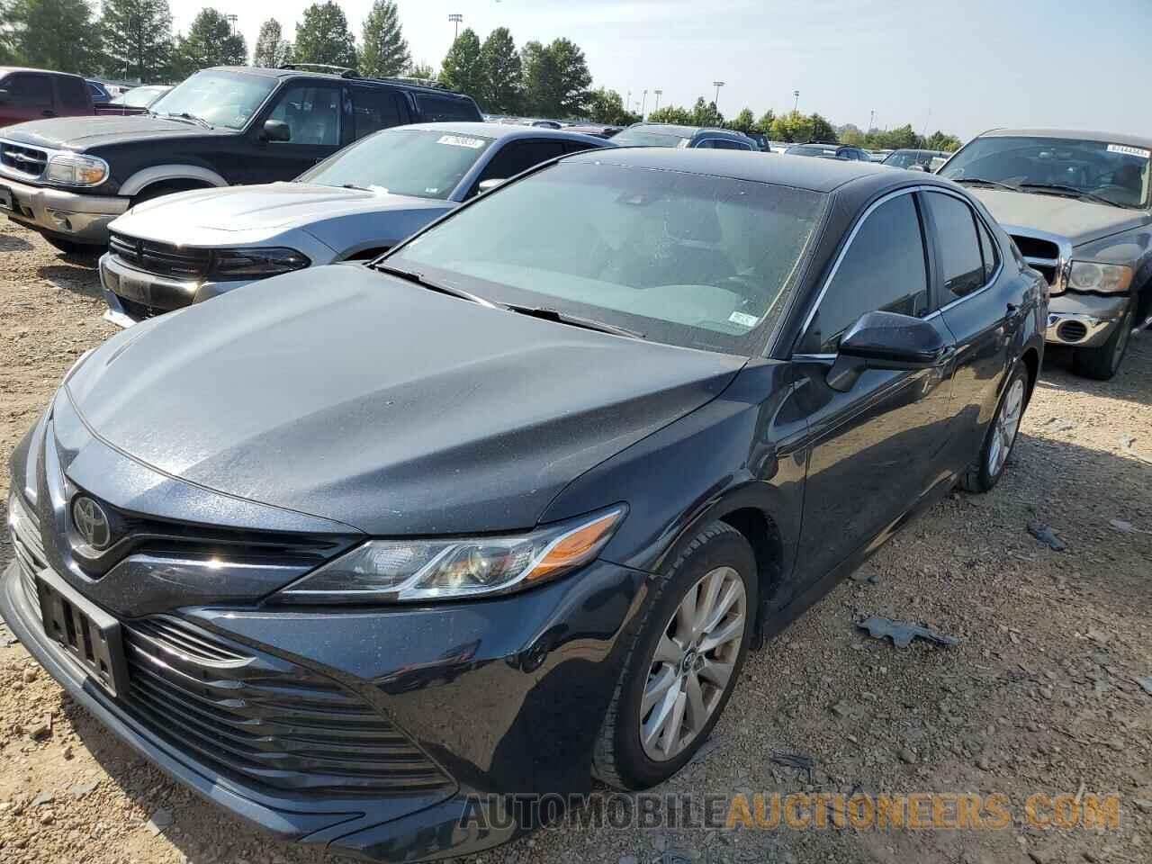 4T1B11HK6JU512806 TOYOTA CAMRY 2018