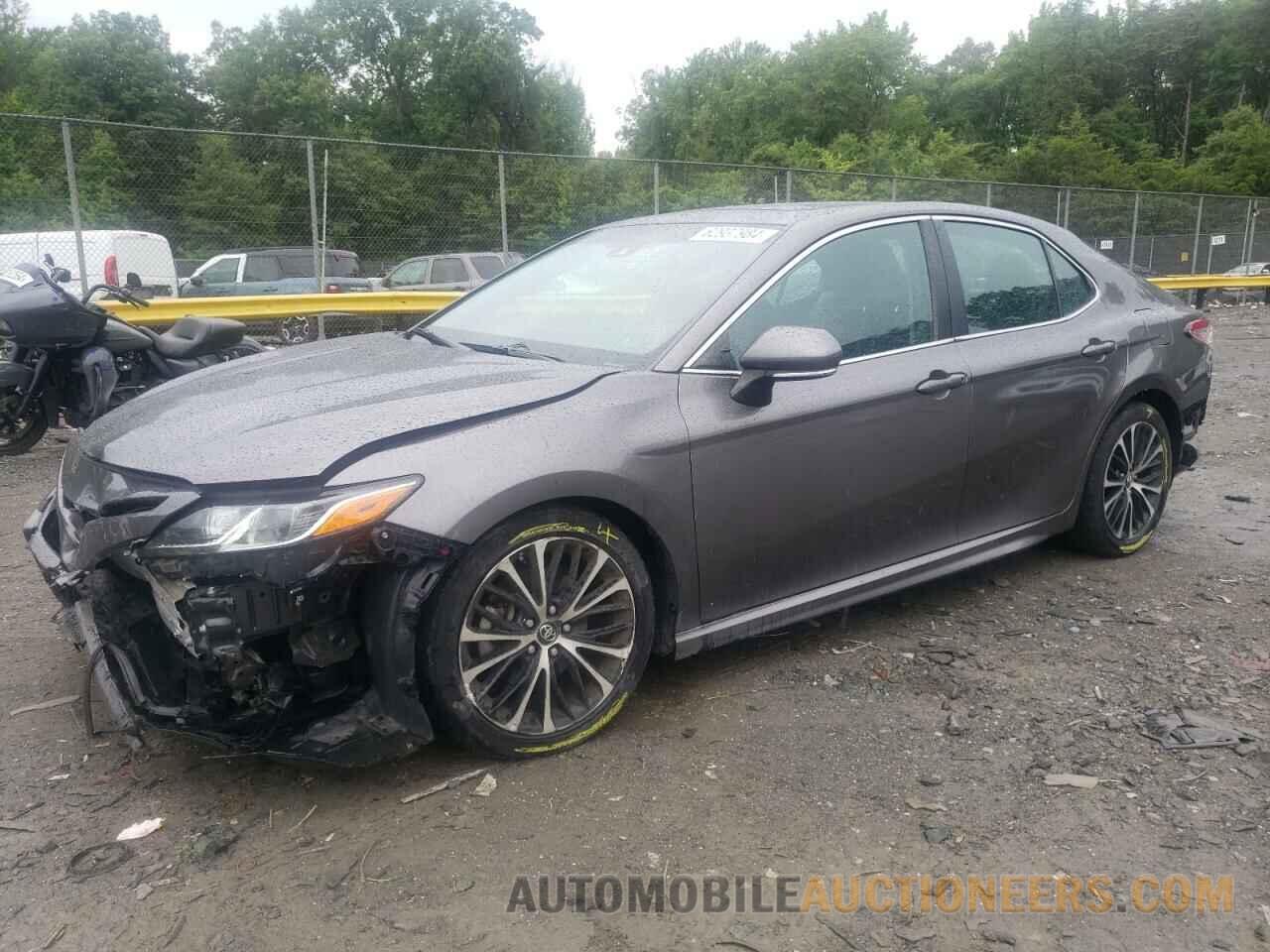 4T1B11HK6JU513292 TOYOTA CAMRY 2018