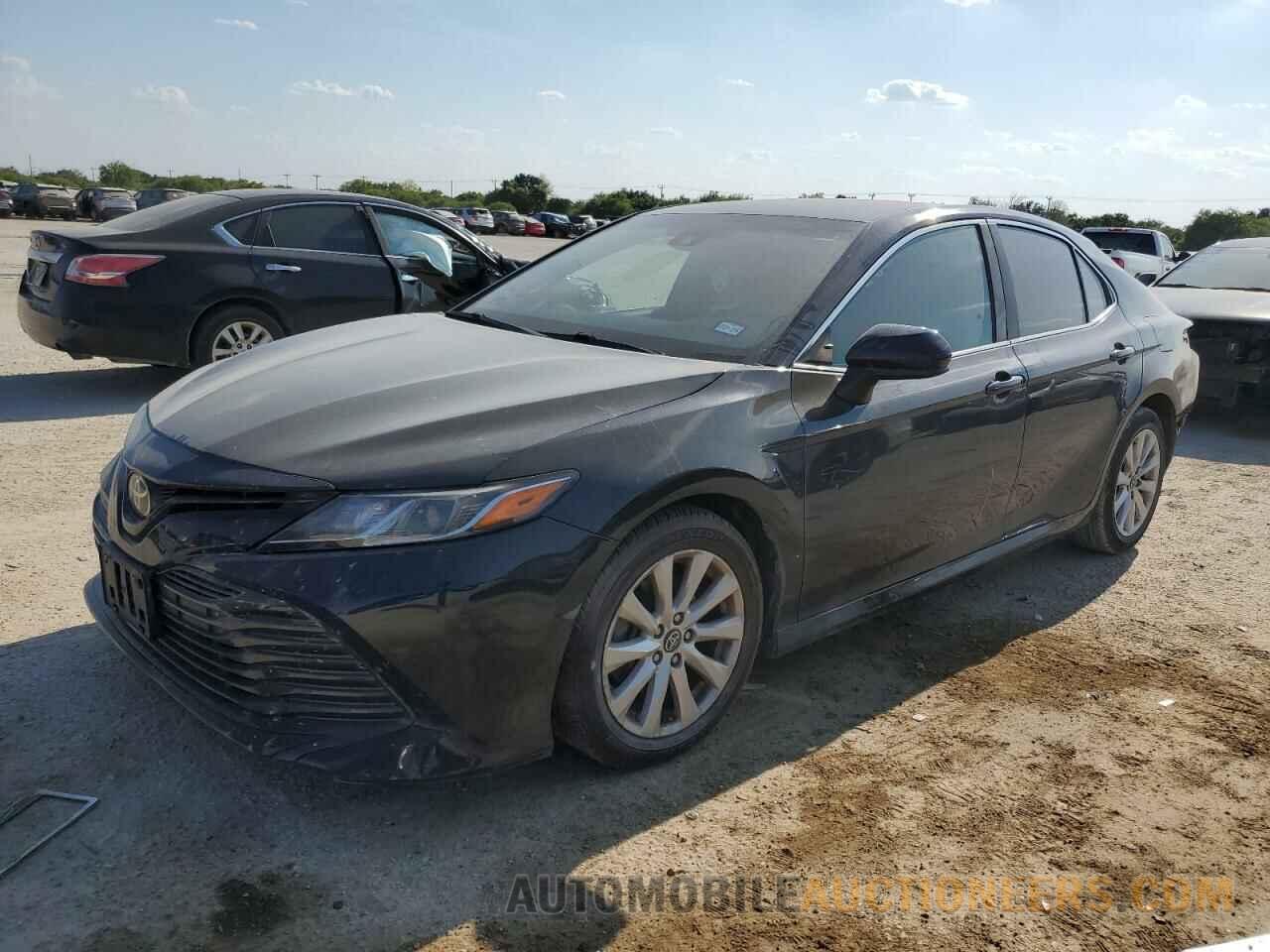 4T1B11HK6JU515852 TOYOTA CAMRY 2018