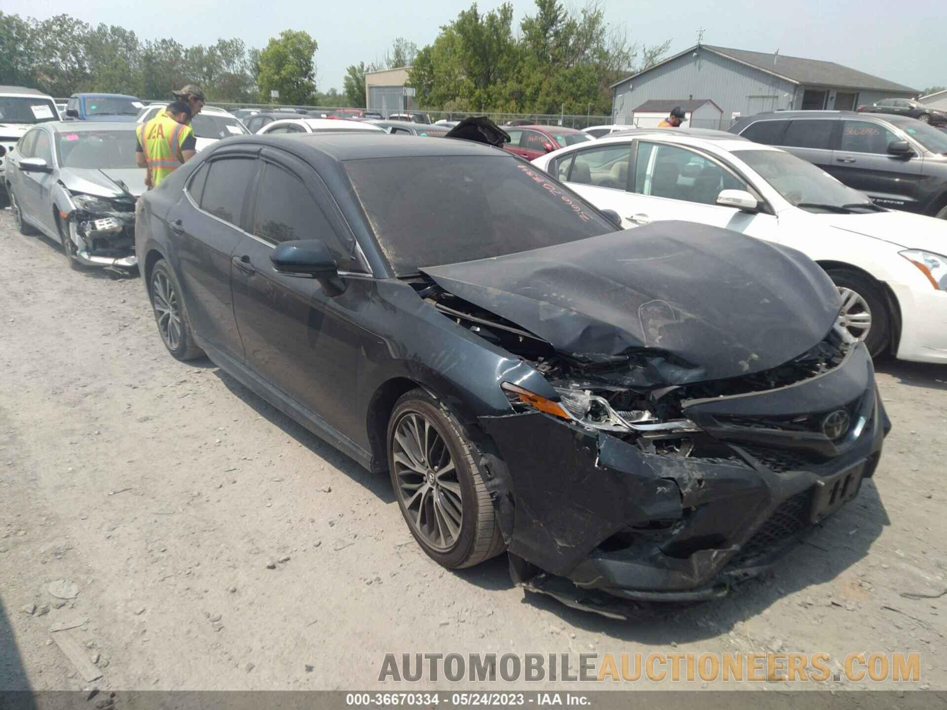 4T1B11HK6JU517357 TOYOTA CAMRY 2018