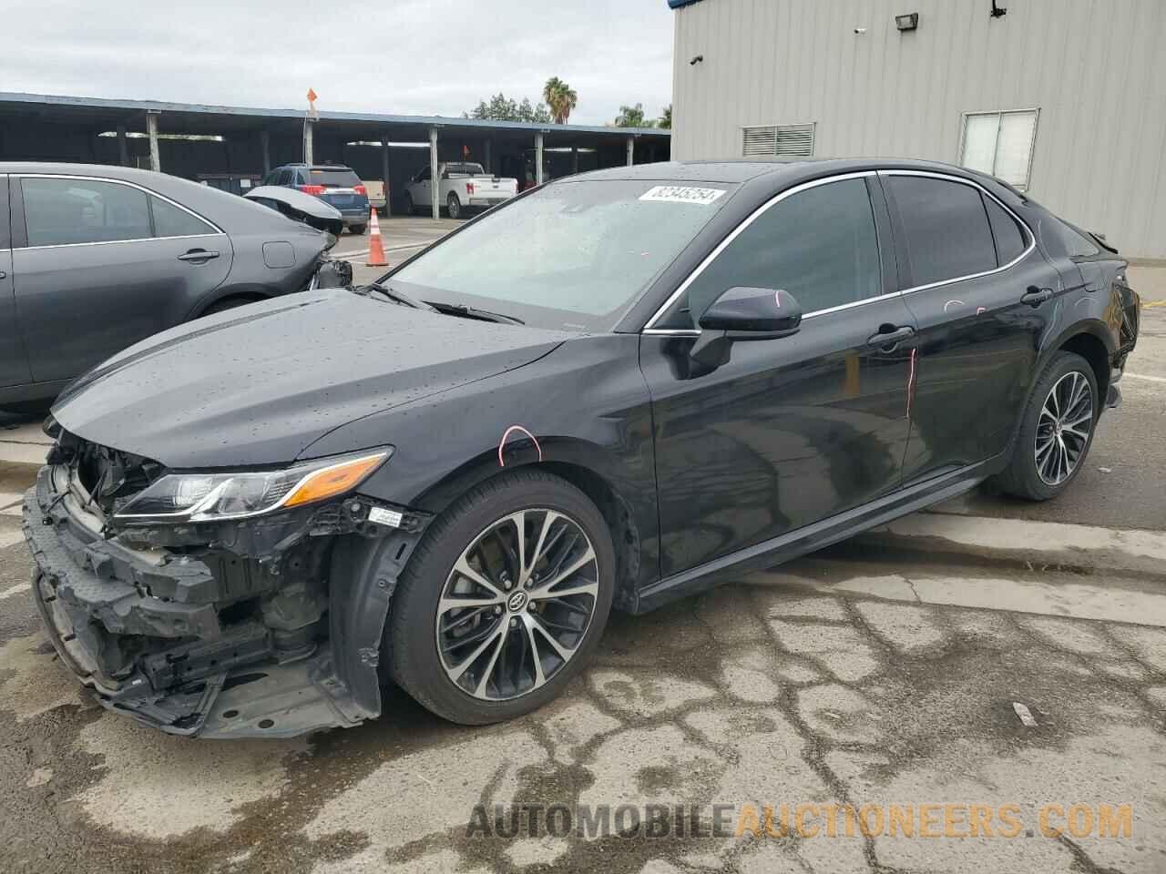 4T1B11HK6JU517388 TOYOTA CAMRY 2018