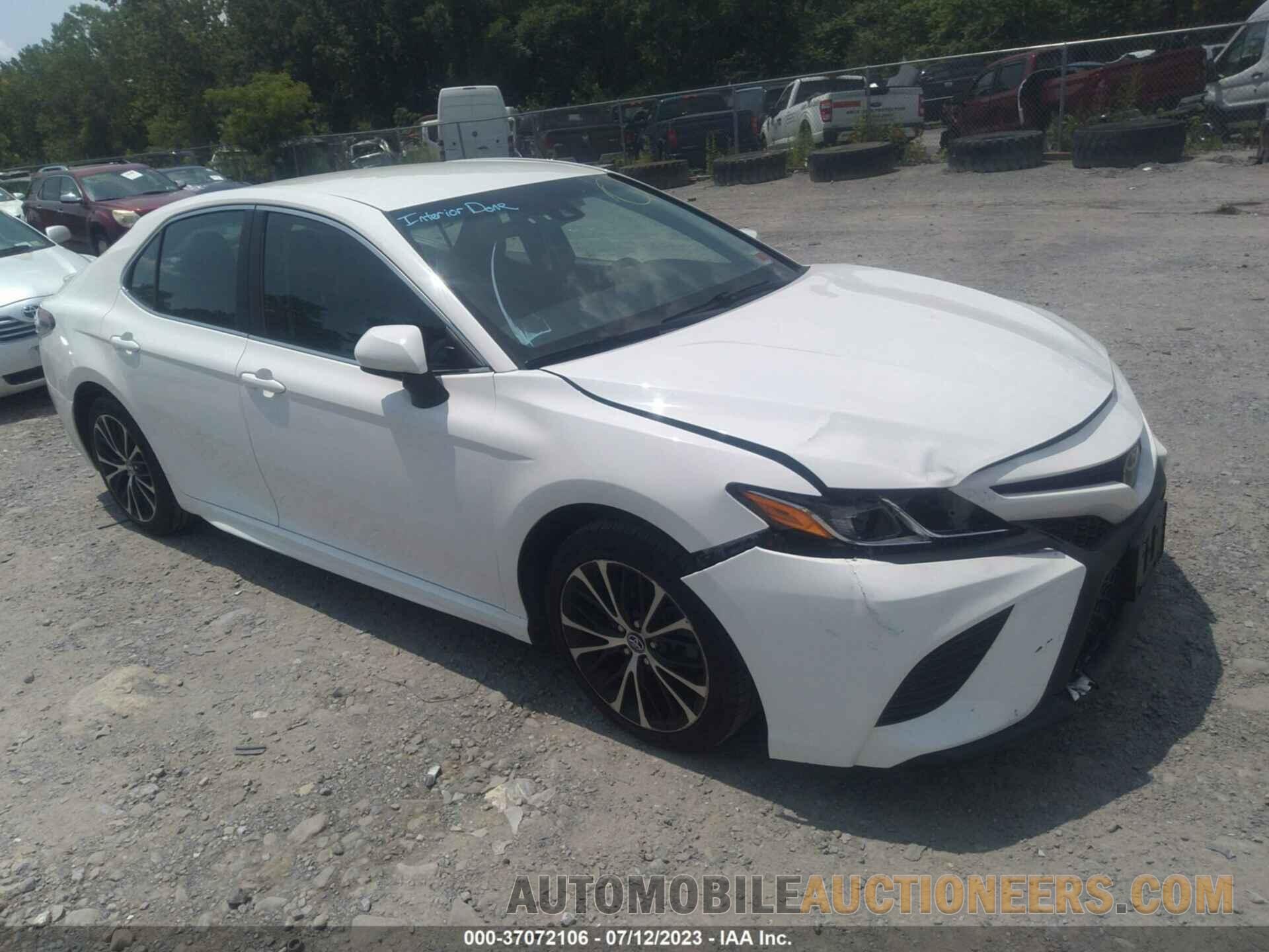 4T1B11HK6JU518542 TOYOTA CAMRY 2018