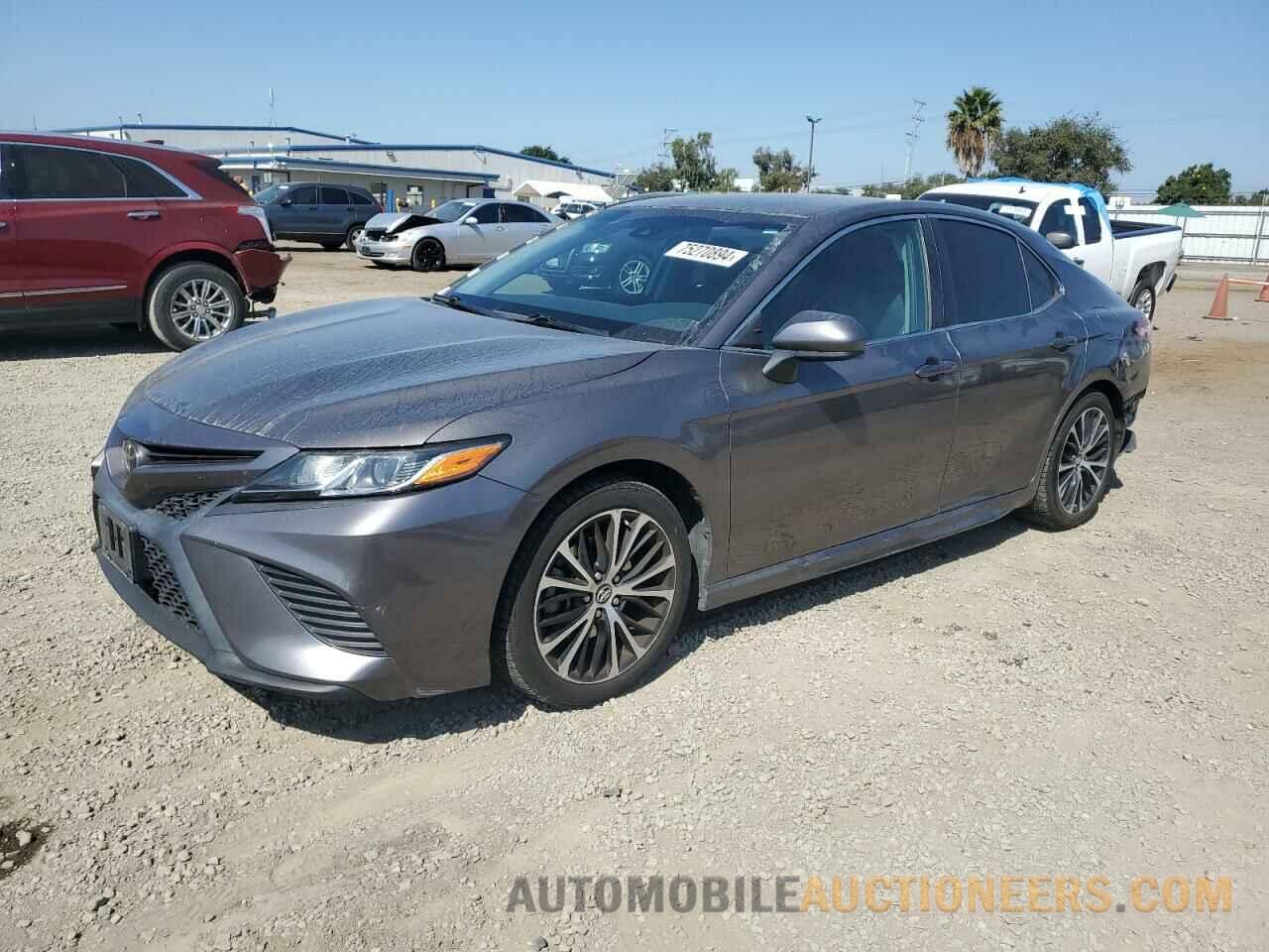 4T1B11HK6JU519335 TOYOTA CAMRY 2018