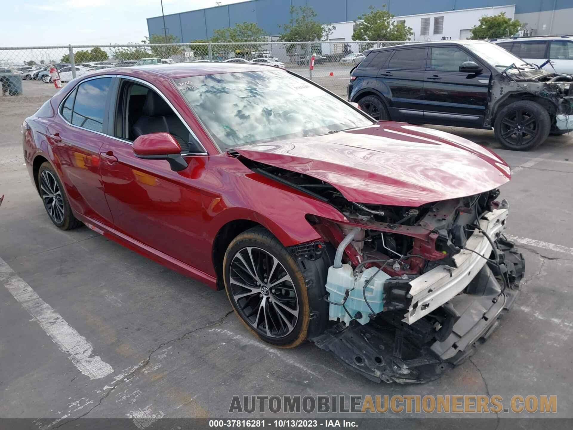 4T1B11HK6JU520551 TOYOTA CAMRY 2018