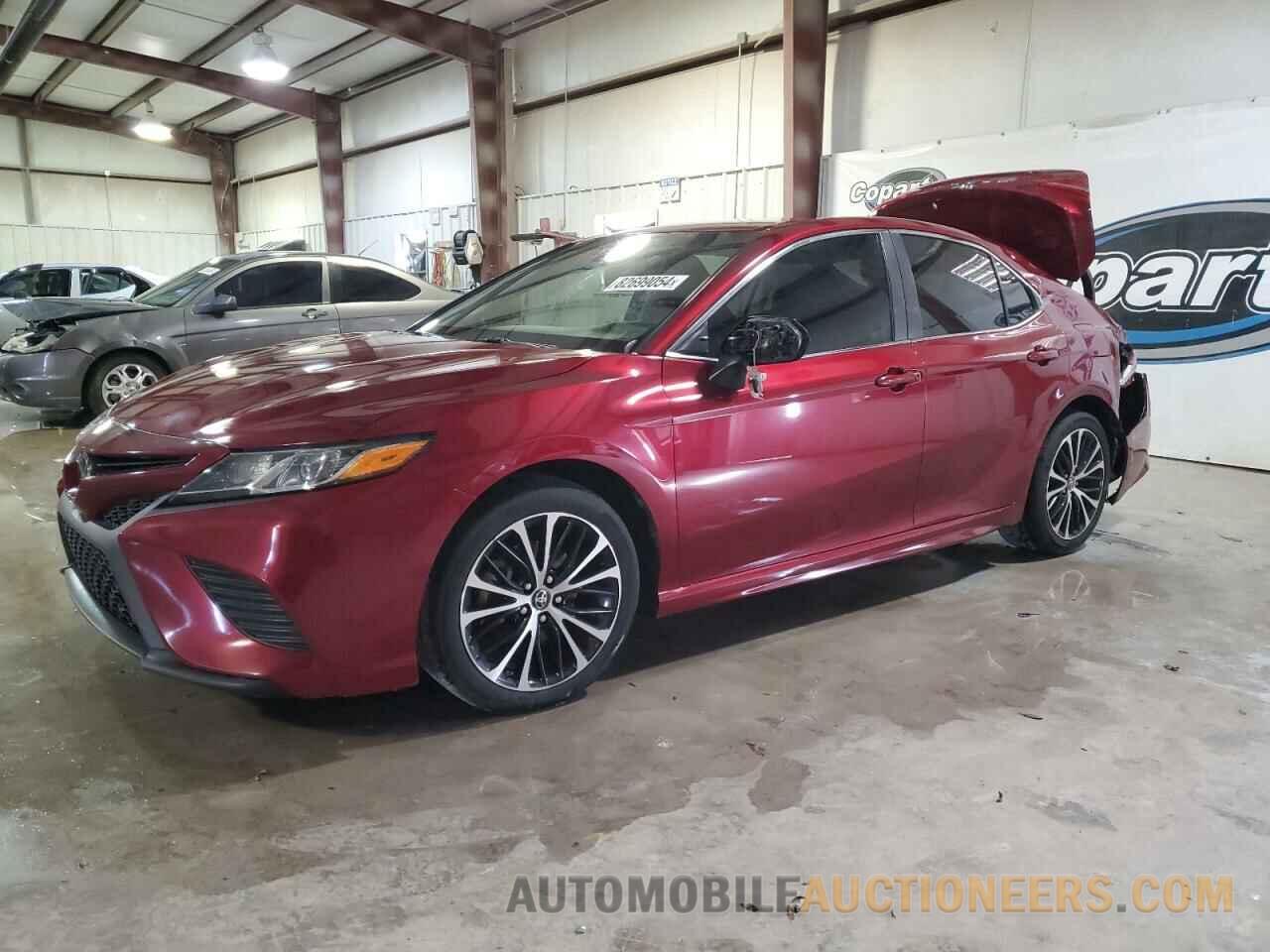 4T1B11HK6JU522509 TOYOTA CAMRY 2018