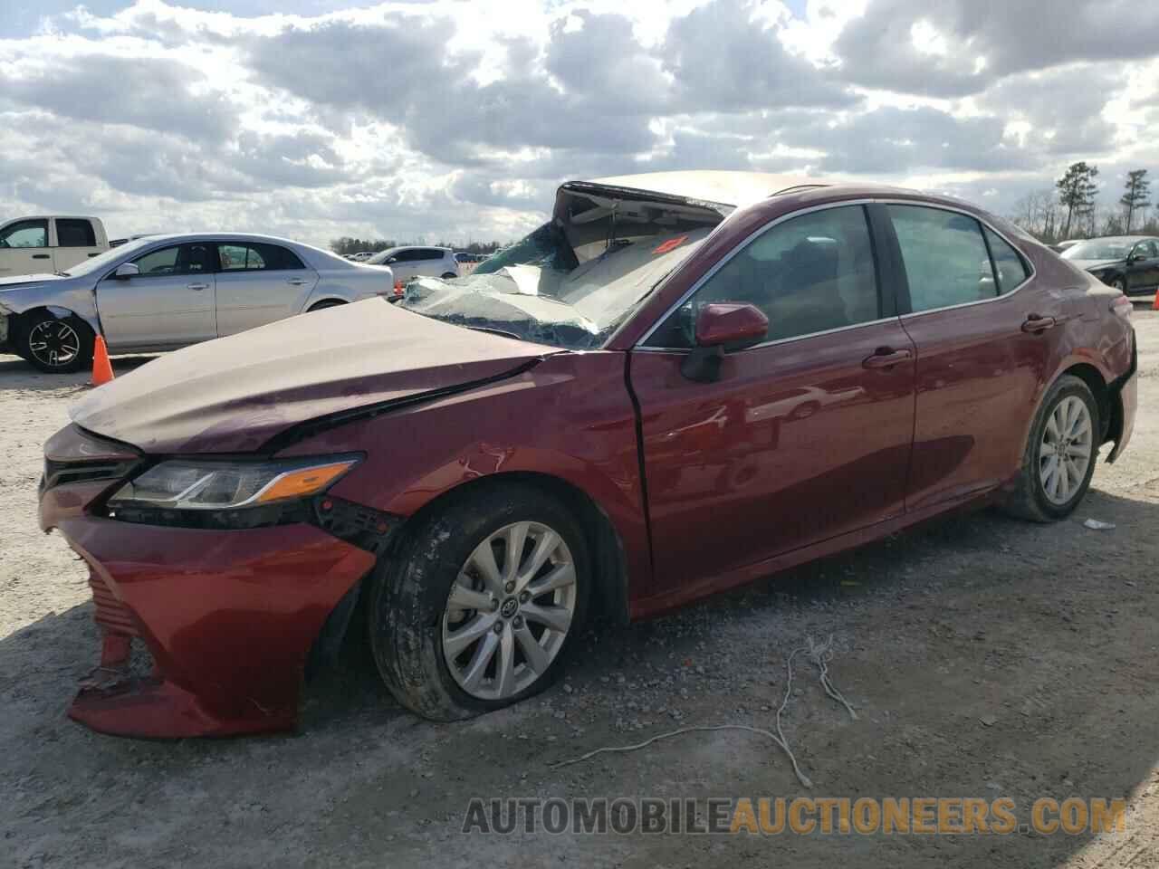 4T1B11HK6JU523062 TOYOTA CAMRY 2018