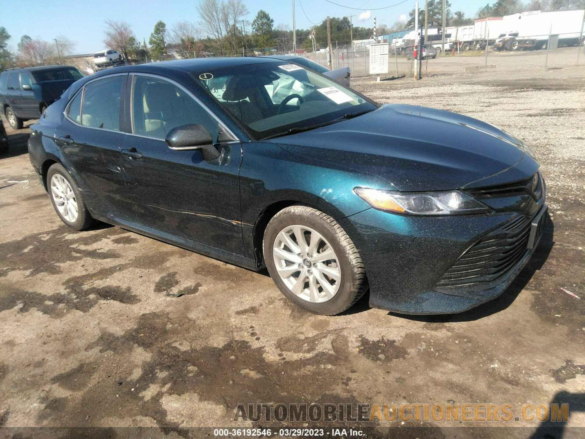 4T1B11HK6JU523983 TOYOTA CAMRY 2018