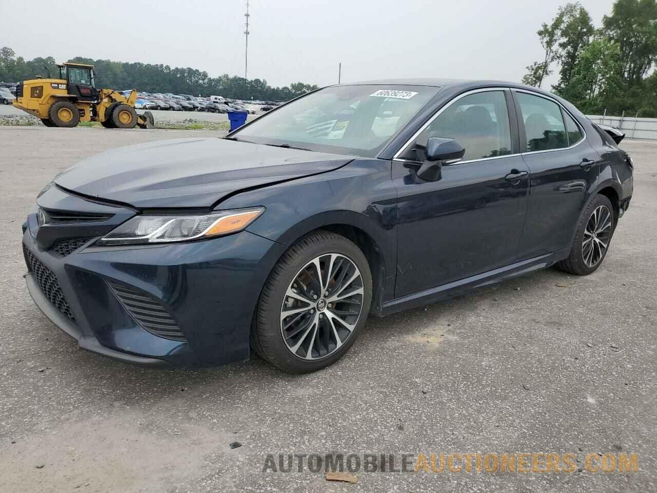 4T1B11HK6JU524082 TOYOTA CAMRY 2018