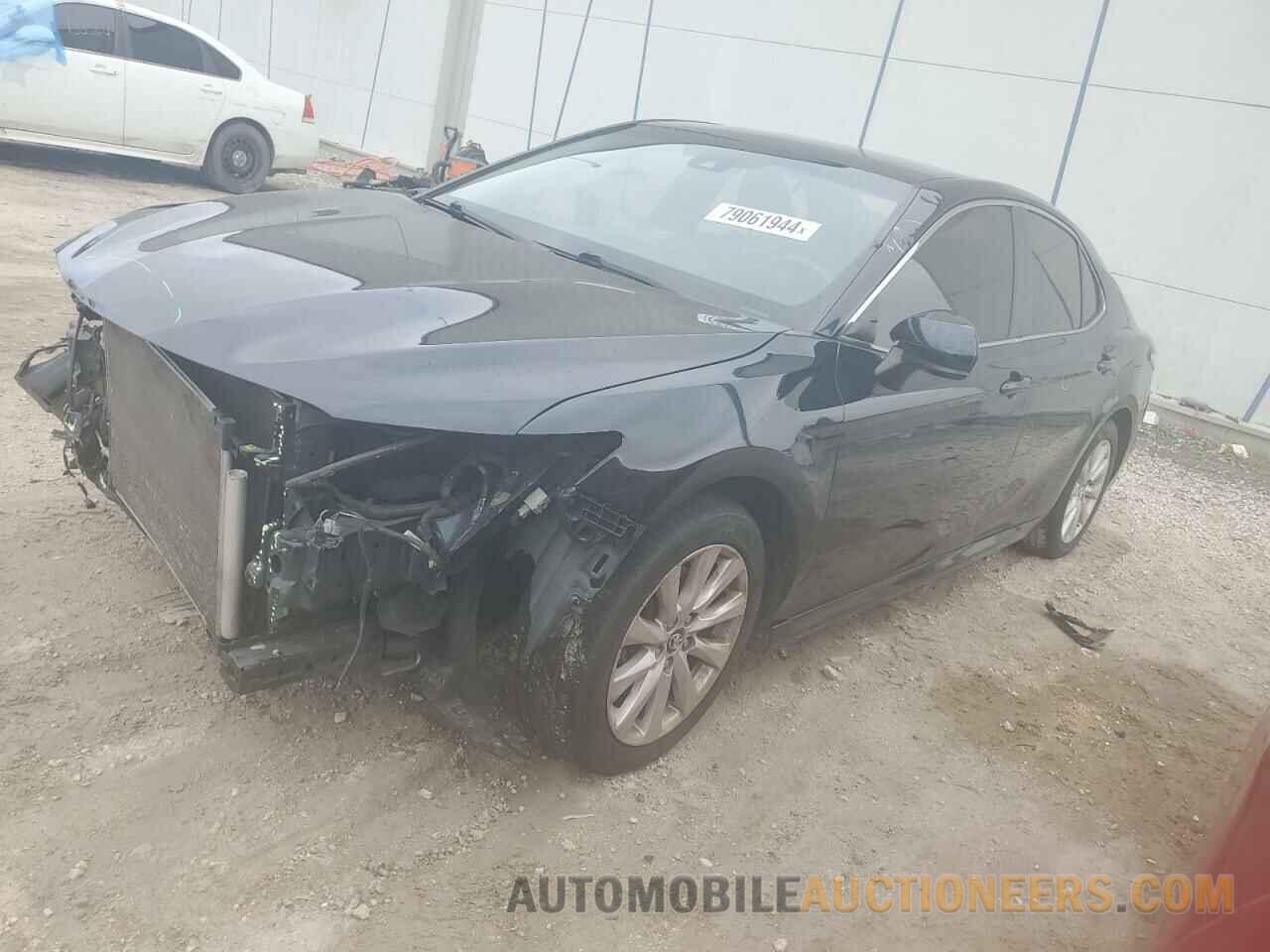 4T1B11HK6JU525443 TOYOTA CAMRY 2018