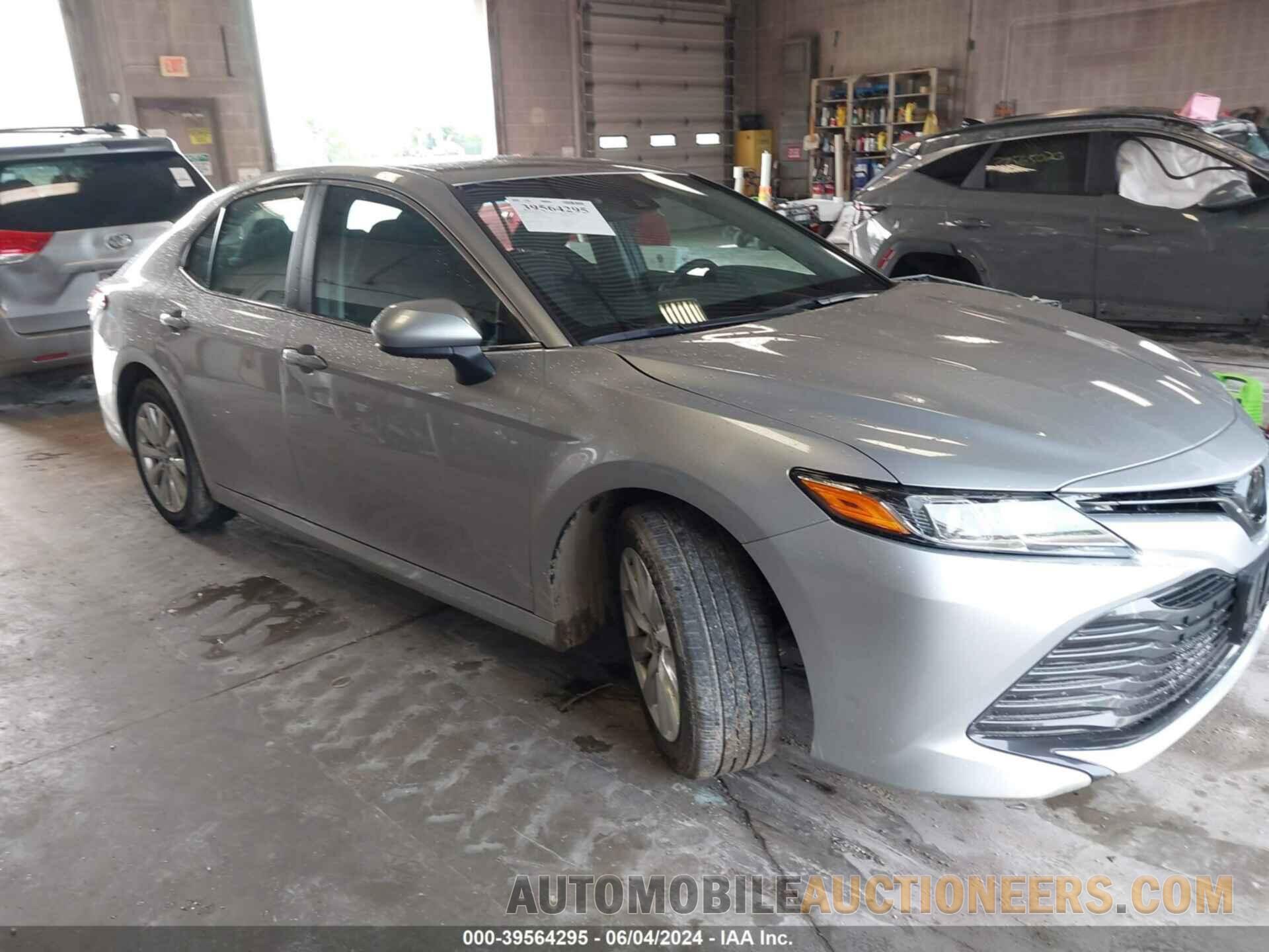 4T1B11HK6JU525619 TOYOTA CAMRY 2018