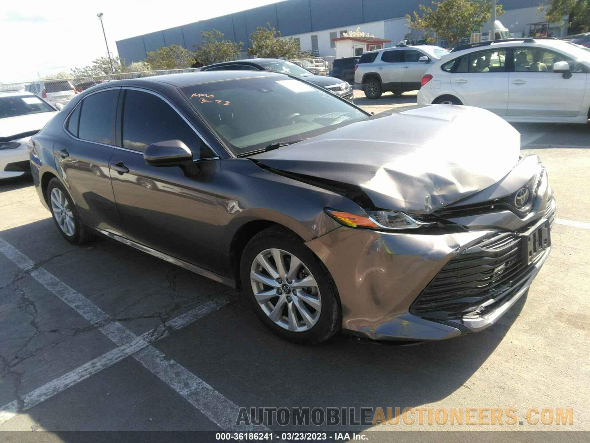 4T1B11HK6JU527399 TOYOTA CAMRY 2018