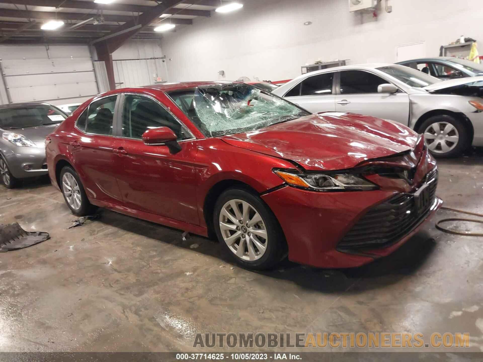 4T1B11HK6JU529282 TOYOTA CAMRY 2018