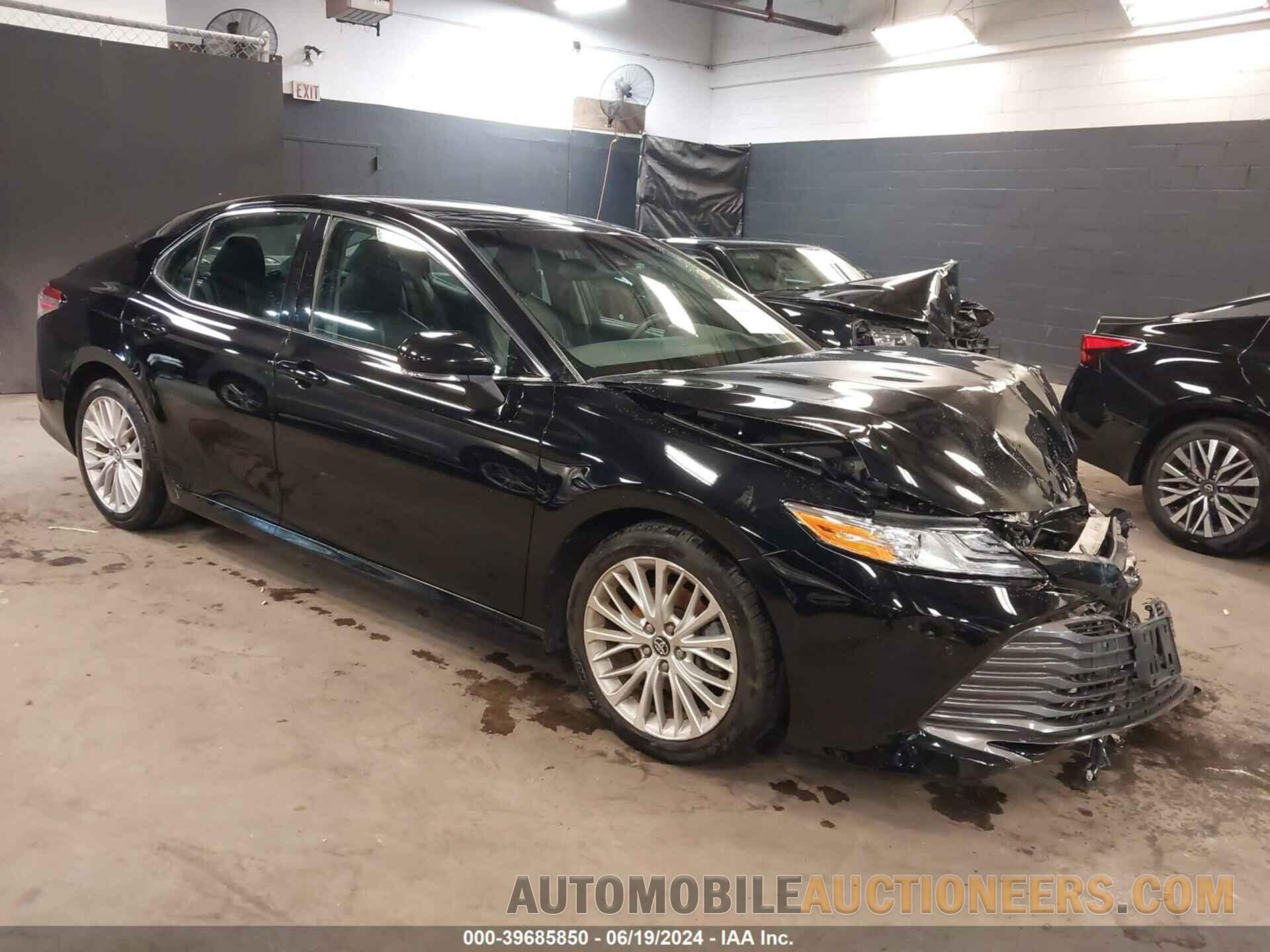 4T1B11HK6JU529671 TOYOTA CAMRY 2018