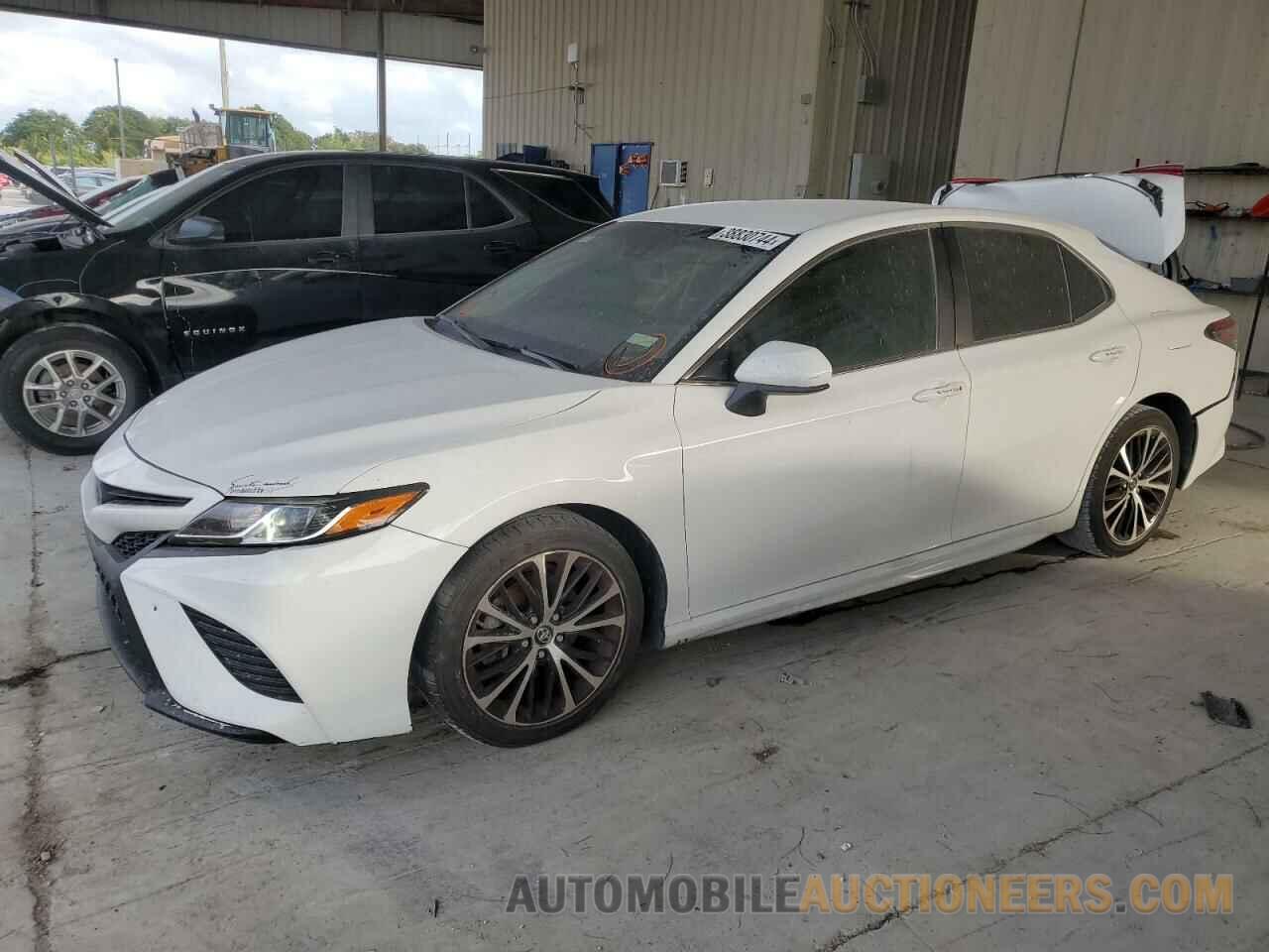 4T1B11HK6JU530528 TOYOTA CAMRY 2018