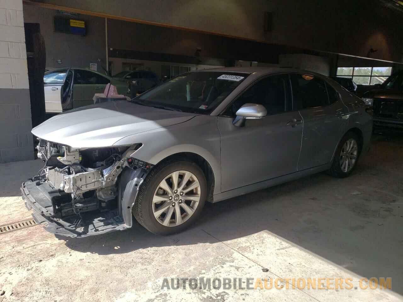 4T1B11HK6JU531565 TOYOTA CAMRY 2018