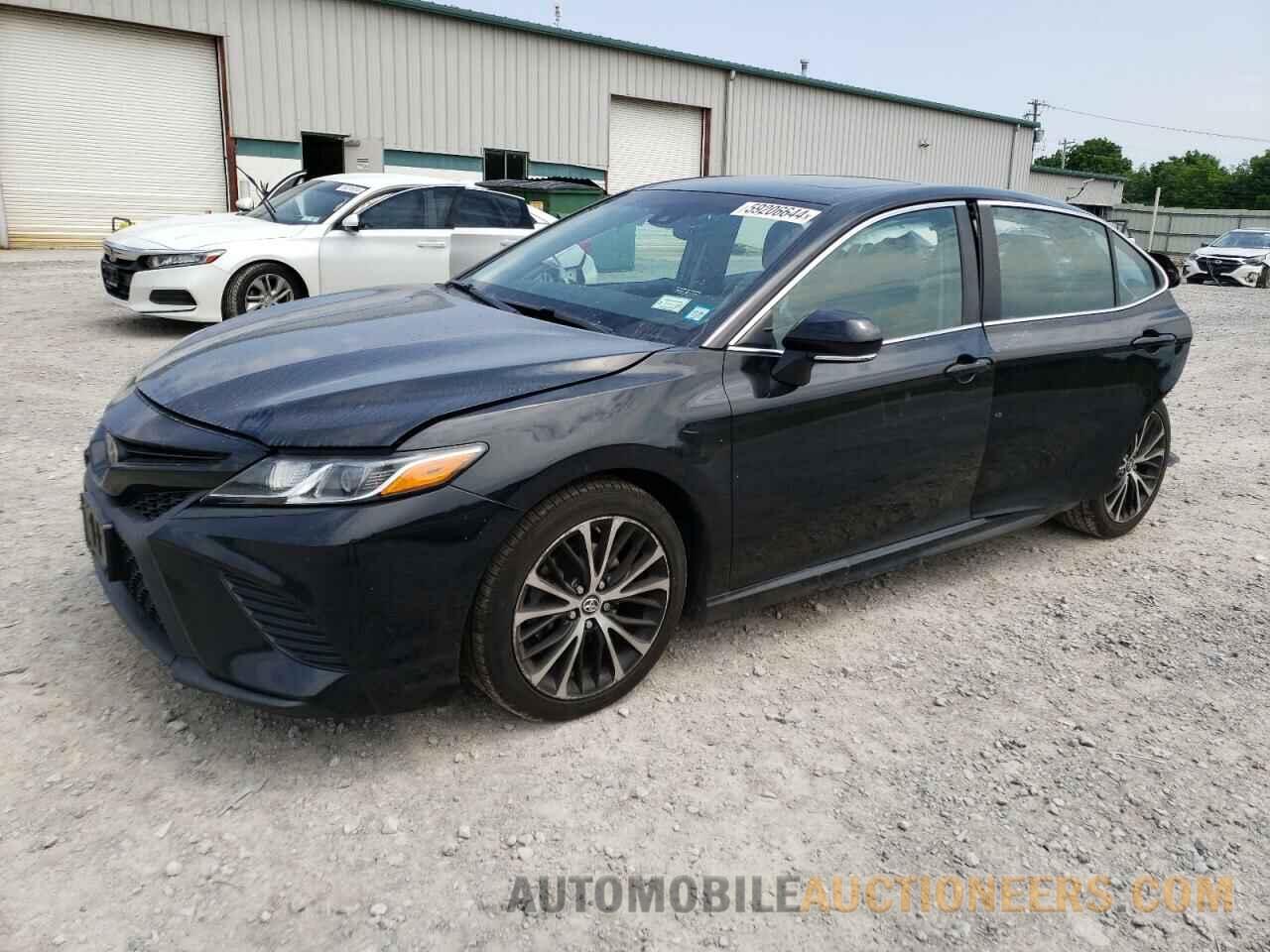 4T1B11HK6JU533865 TOYOTA CAMRY 2018