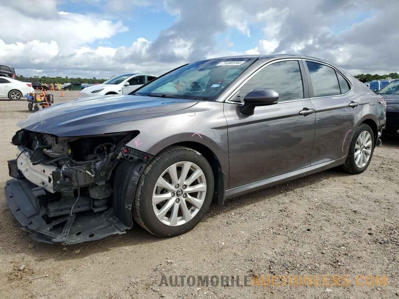 4T1B11HK6JU535857 TOYOTA CAMRY 2018