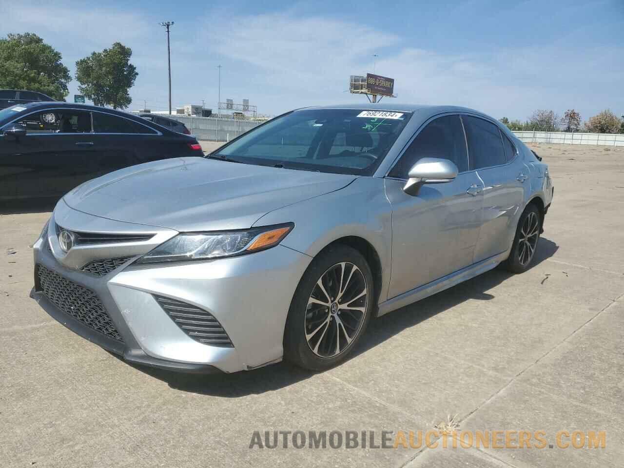 4T1B11HK6JU536233 TOYOTA CAMRY 2018