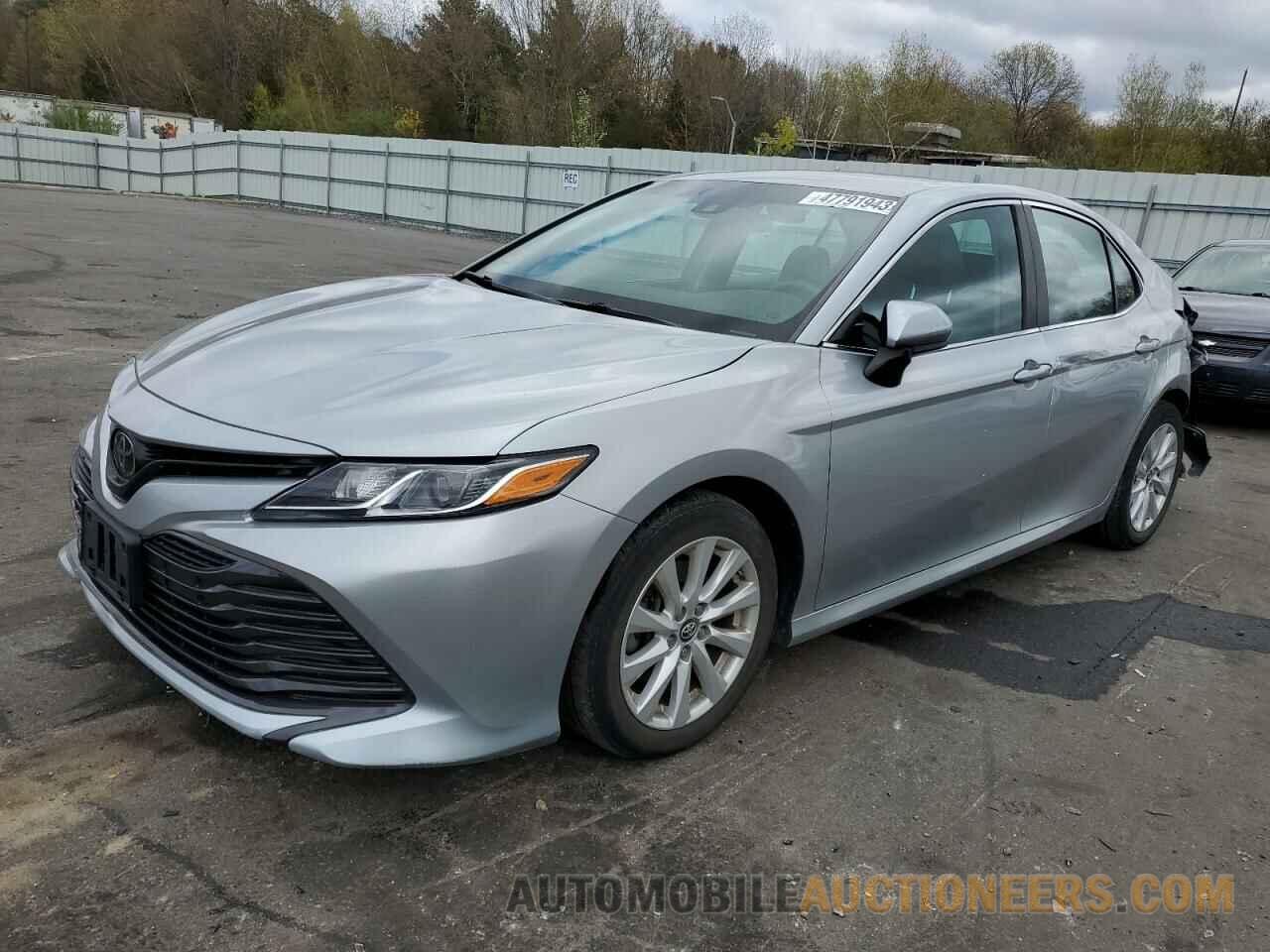 4T1B11HK6JU540282 TOYOTA CAMRY 2018