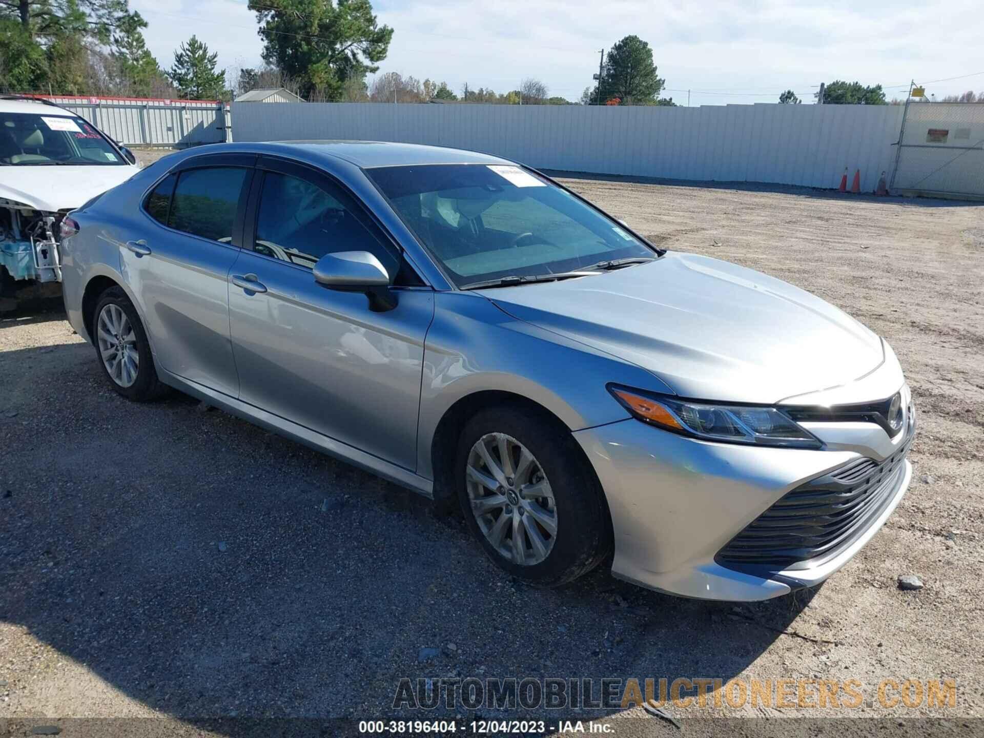 4T1B11HK6JU541352 TOYOTA CAMRY 2018