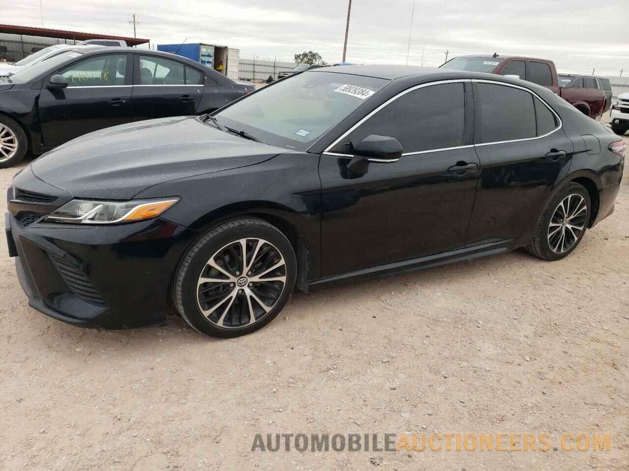 4T1B11HK6JU542372 TOYOTA CAMRY 2018