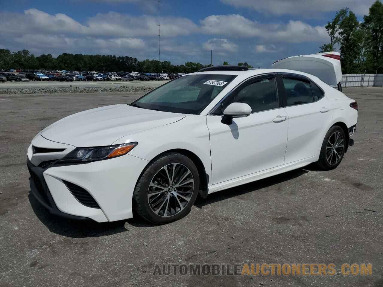 4T1B11HK6JU542839 TOYOTA CAMRY 2018