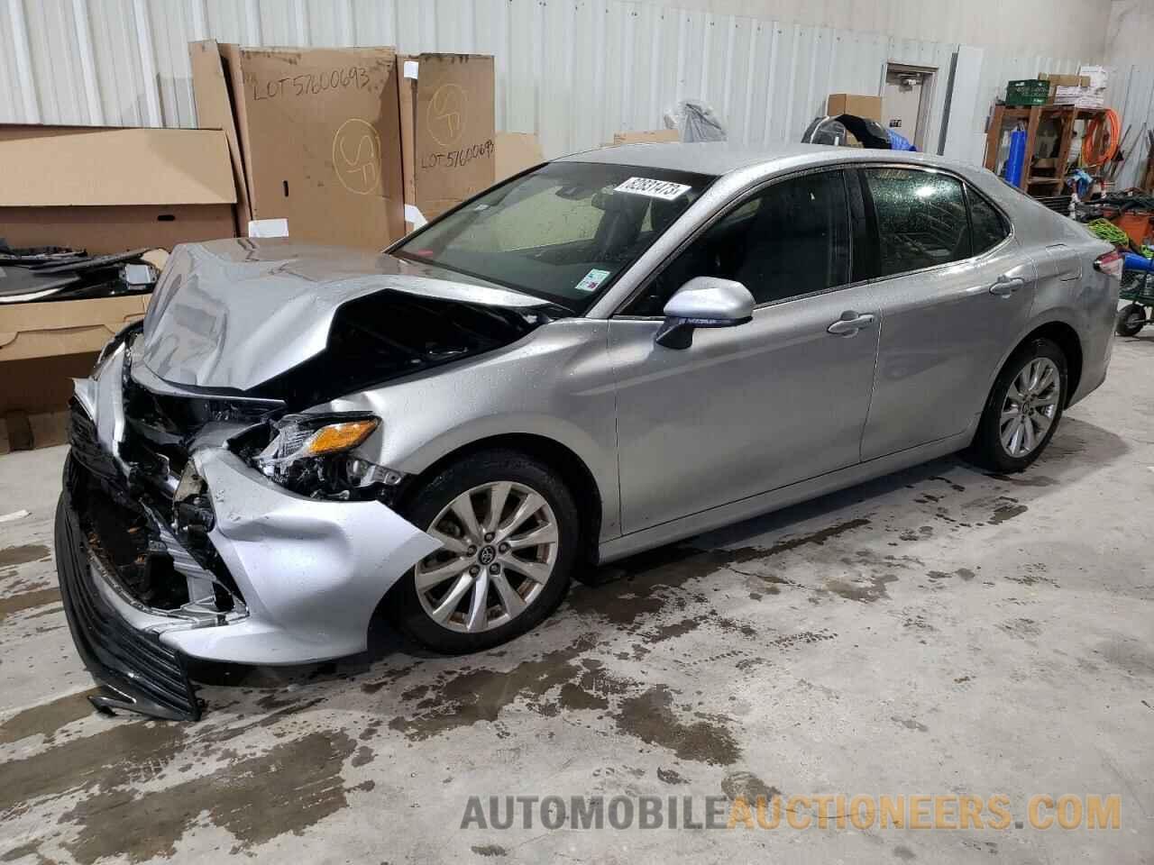 4T1B11HK6JU543604 TOYOTA CAMRY 2018