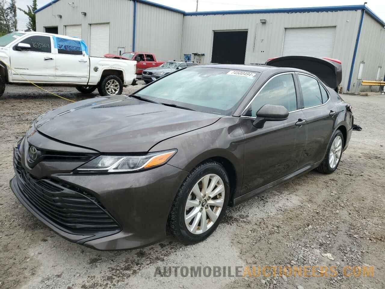 4T1B11HK6JU544963 TOYOTA CAMRY 2018