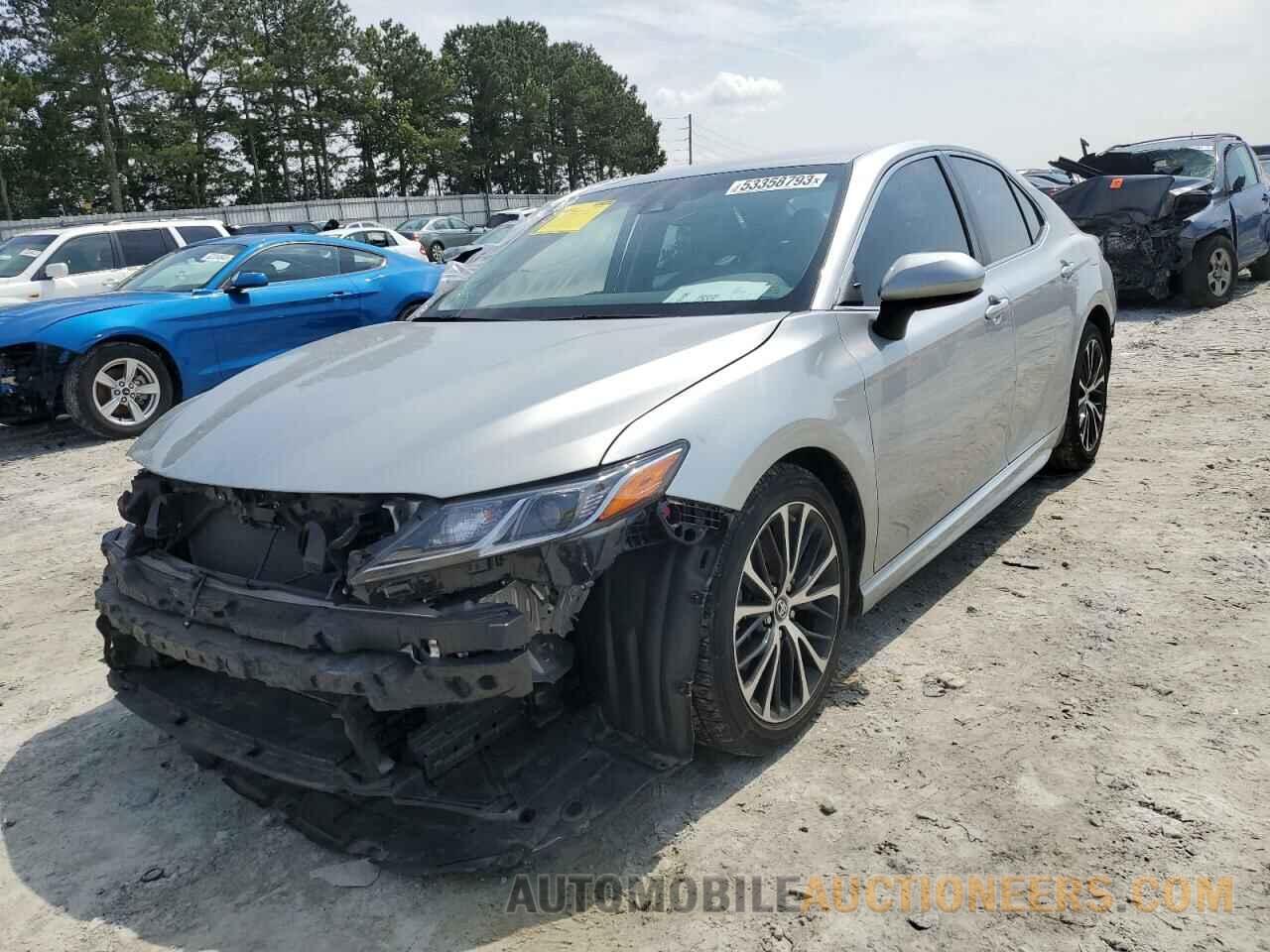 4T1B11HK6JU549001 TOYOTA CAMRY 2018