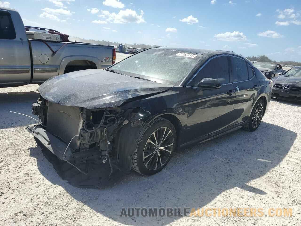 4T1B11HK6JU556319 TOYOTA CAMRY 2018