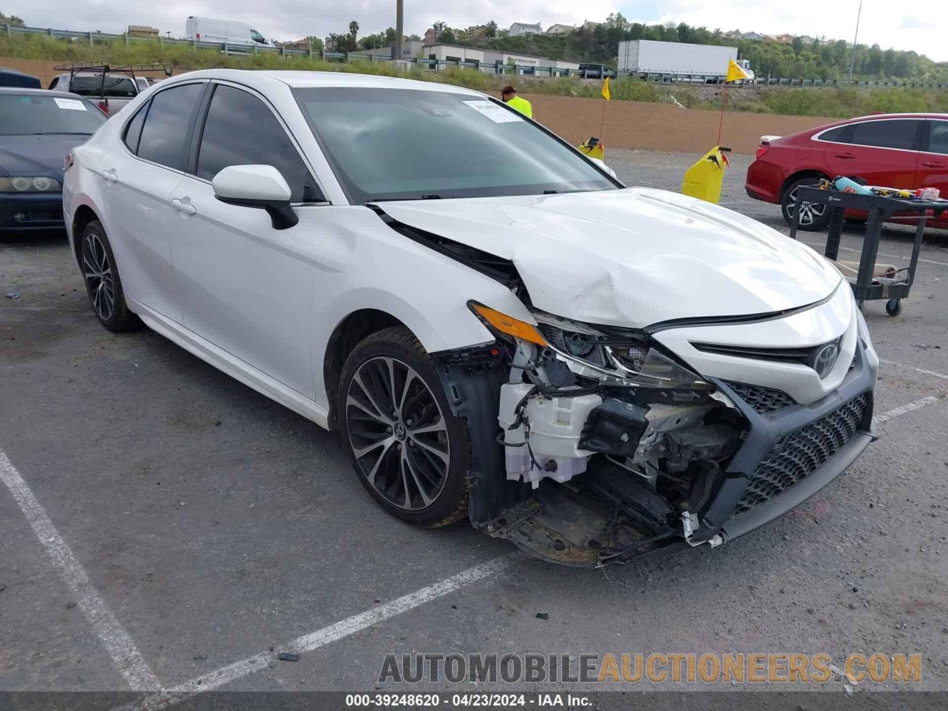 4T1B11HK6JU557440 TOYOTA CAMRY 2018