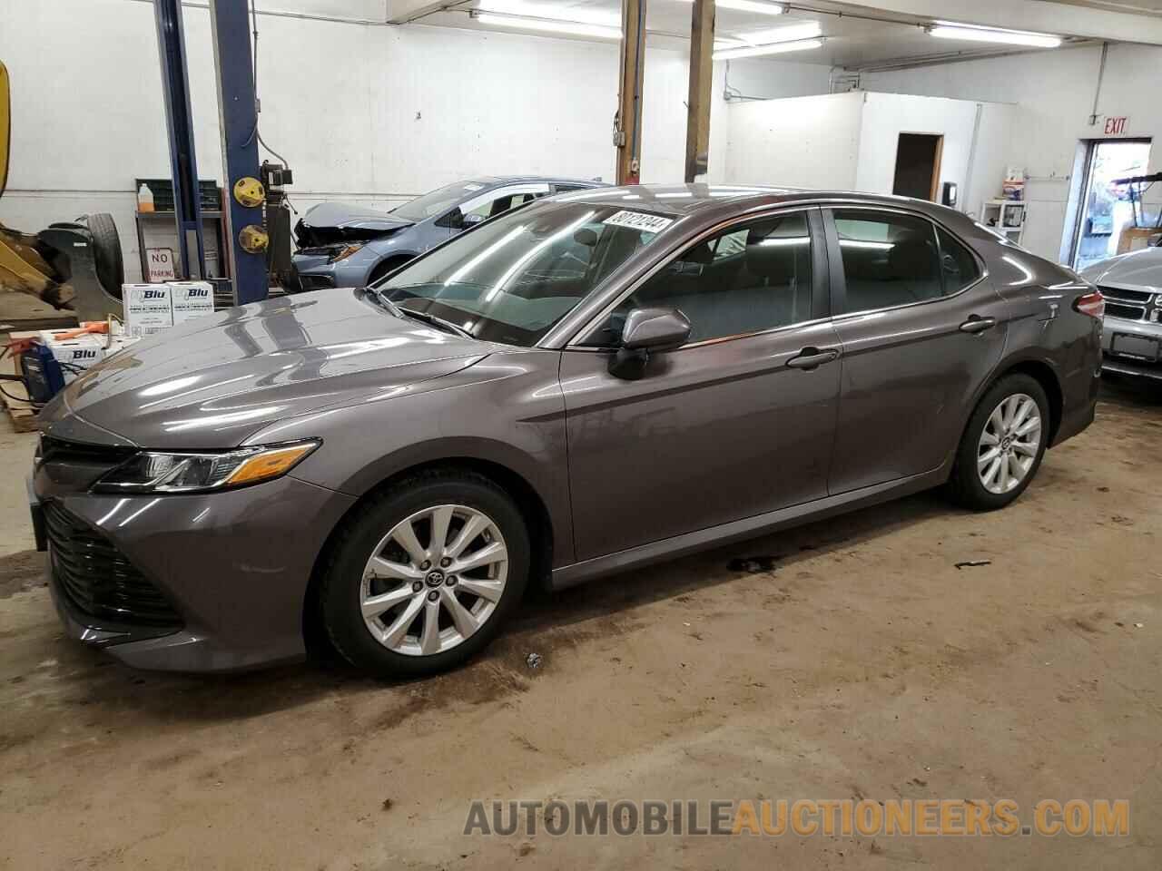 4T1B11HK6JU557941 TOYOTA CAMRY 2018