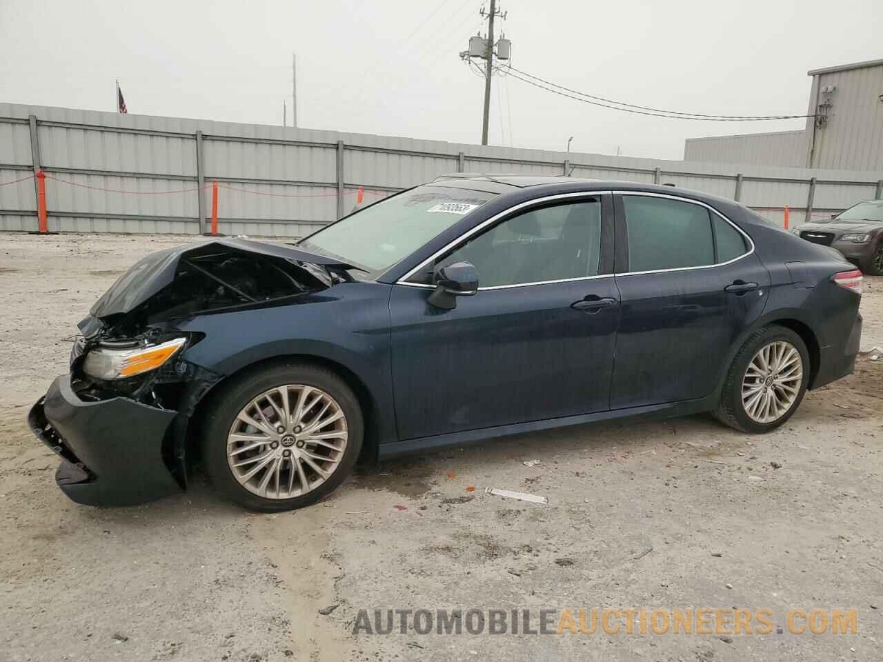 4T1B11HK6JU560077 TOYOTA CAMRY 2018