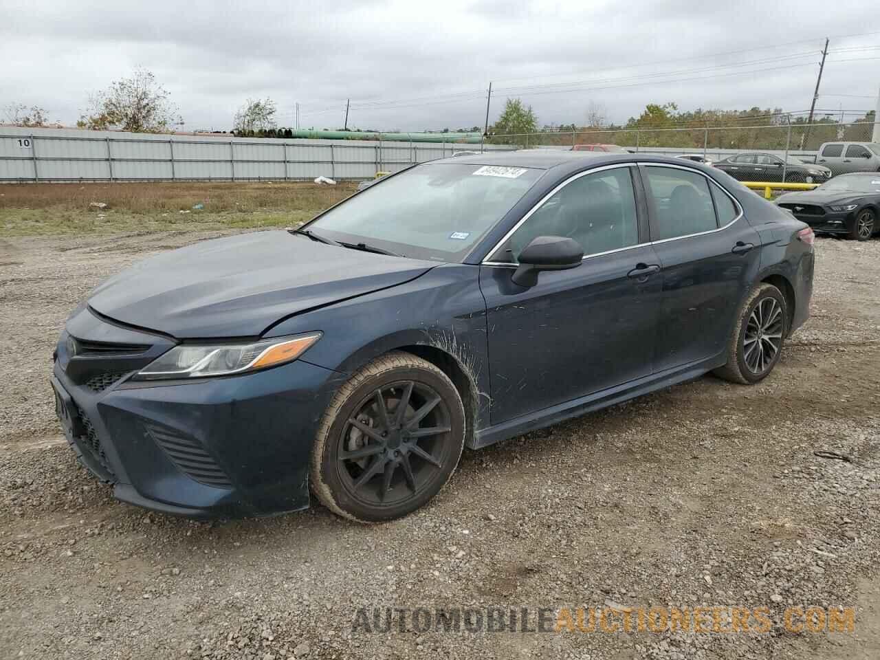 4T1B11HK6JU560824 TOYOTA CAMRY 2018