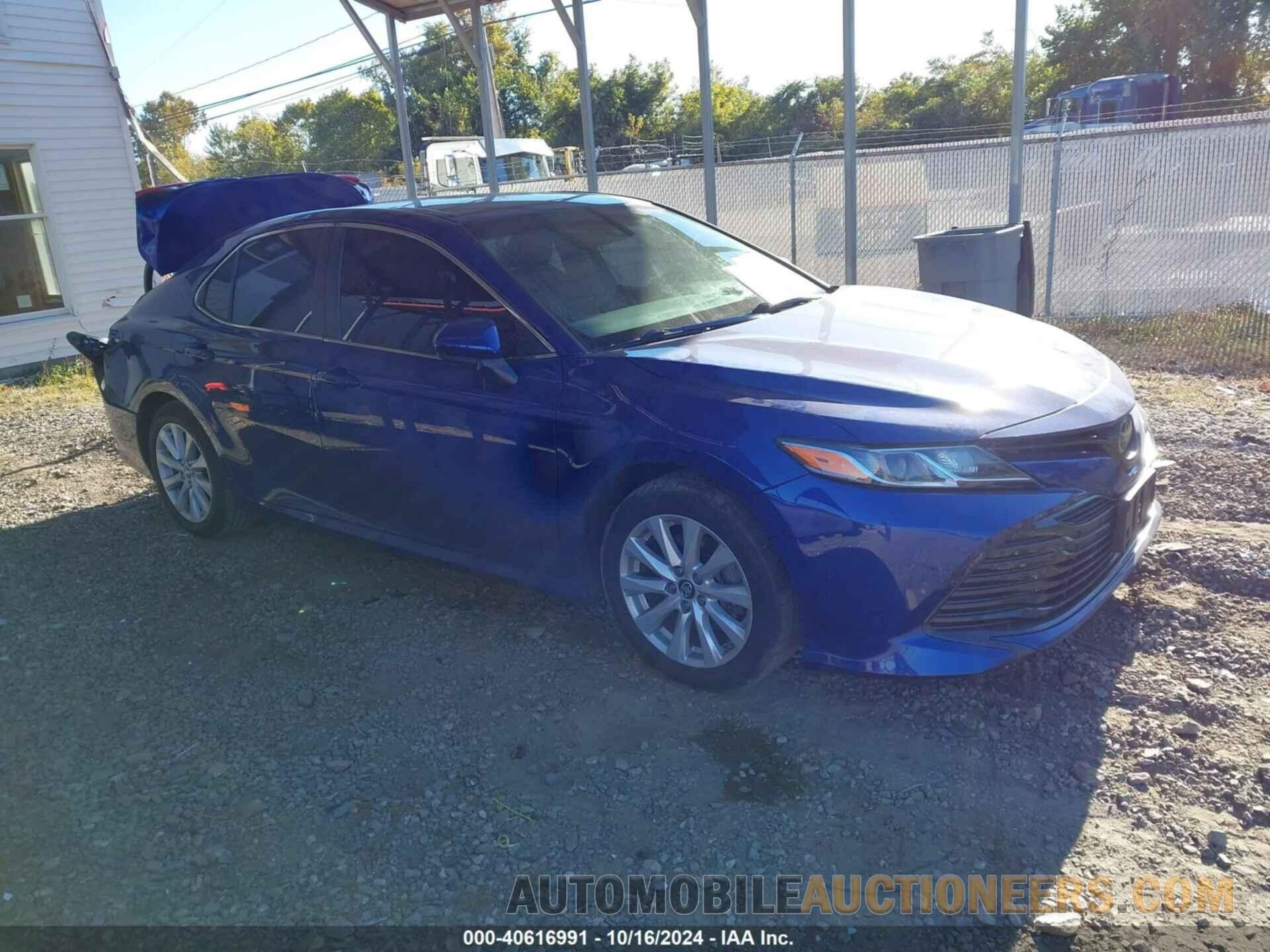 4T1B11HK6JU561925 TOYOTA CAMRY 2018