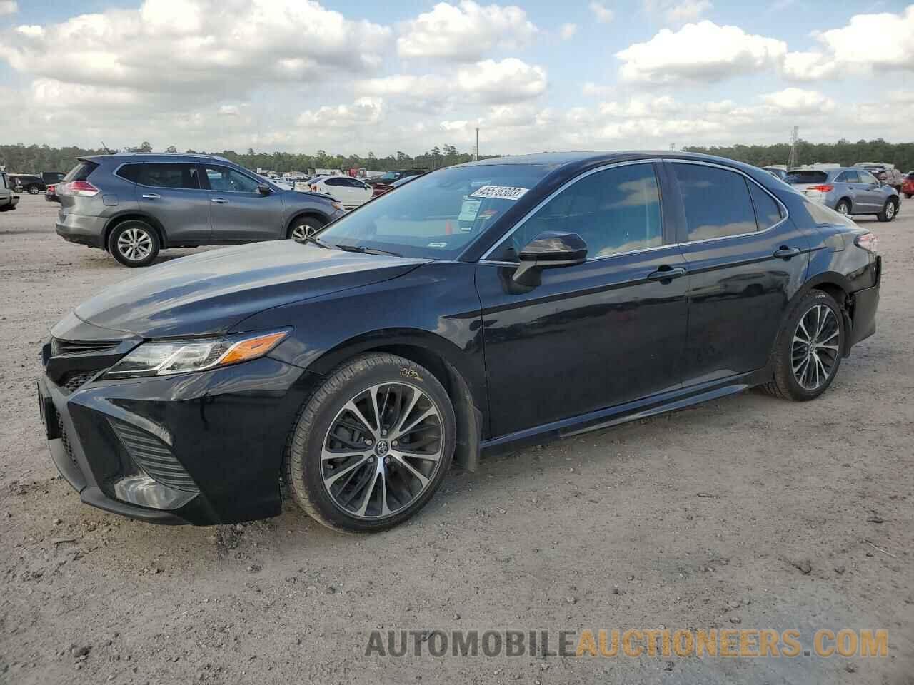 4T1B11HK6JU562248 TOYOTA CAMRY 2018