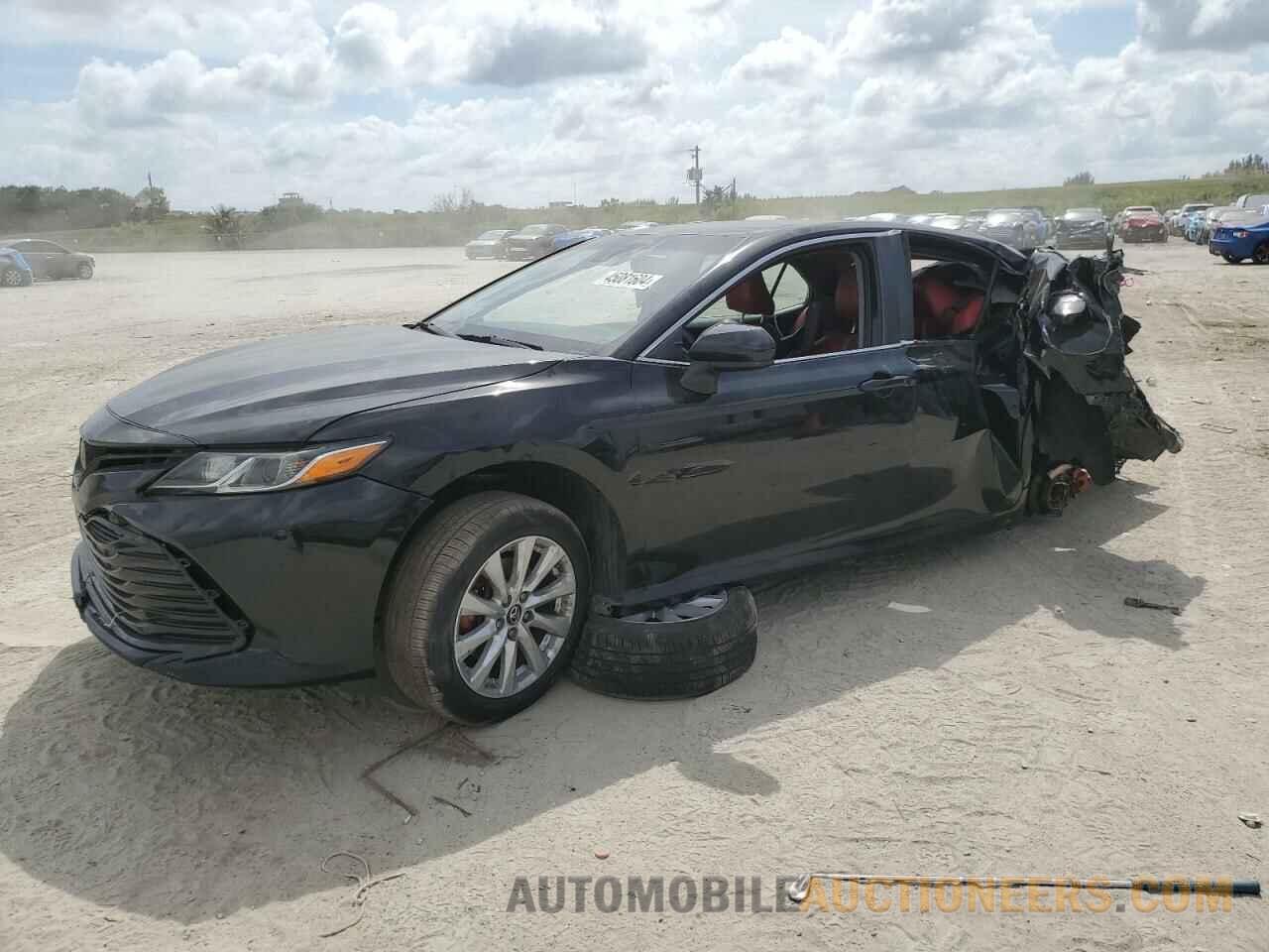 4T1B11HK6JU565375 TOYOTA CAMRY 2018