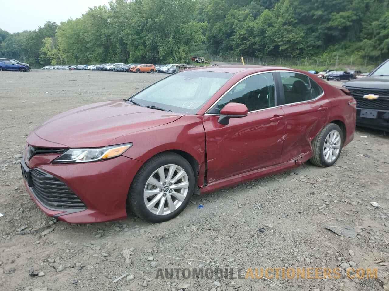 4T1B11HK6JU565571 TOYOTA CAMRY 2018