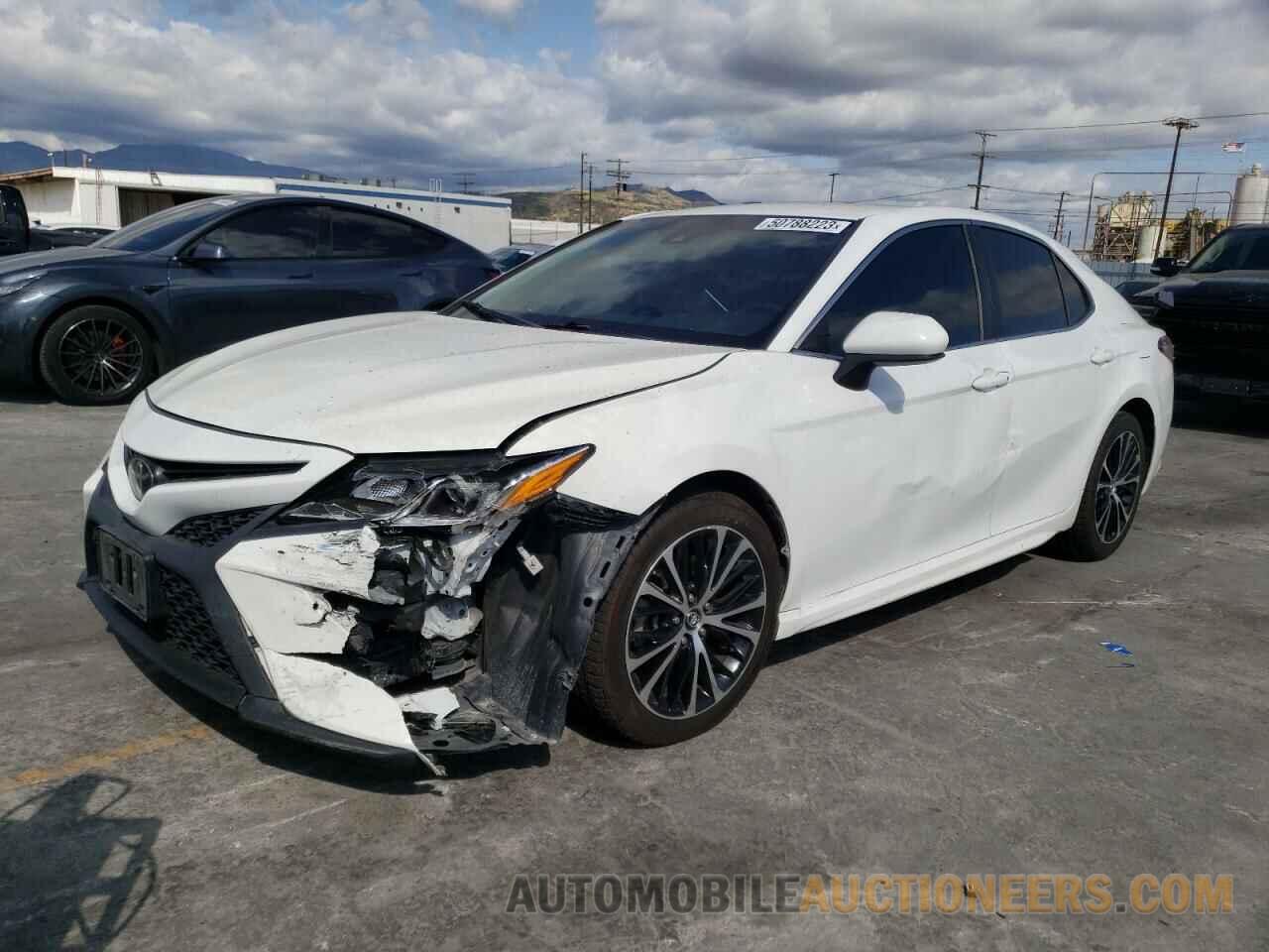 4T1B11HK6JU567109 TOYOTA CAMRY 2018