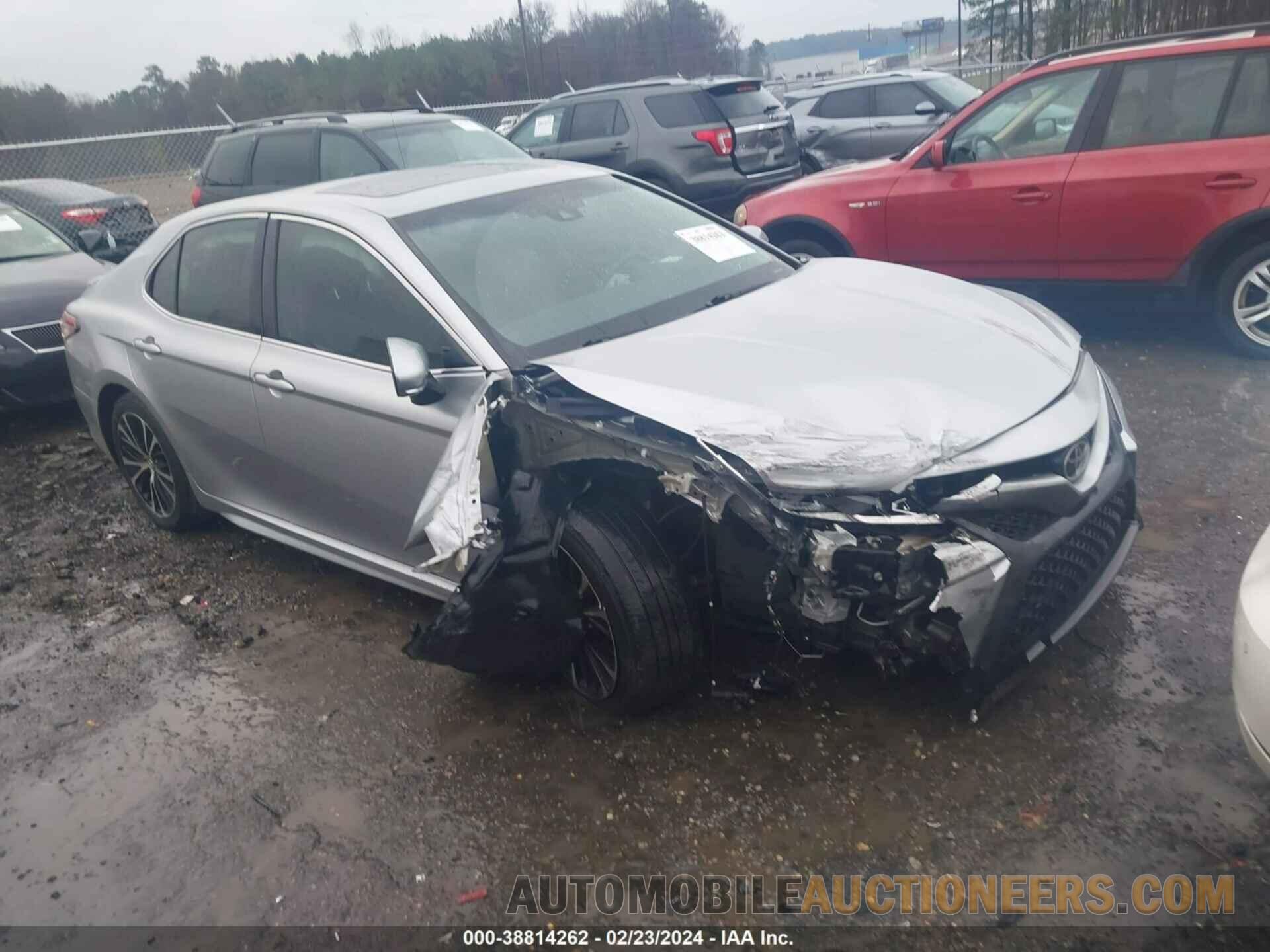 4T1B11HK6JU567241 TOYOTA CAMRY 2018