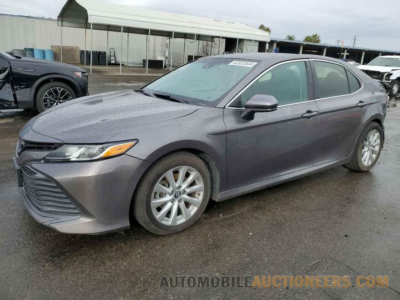 4T1B11HK6JU568440 TOYOTA CAMRY 2018