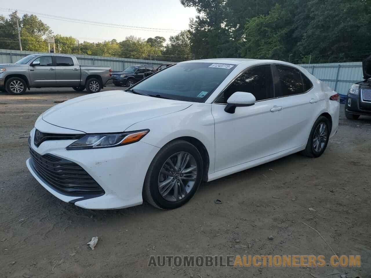 4T1B11HK6JU568664 TOYOTA CAMRY 2018